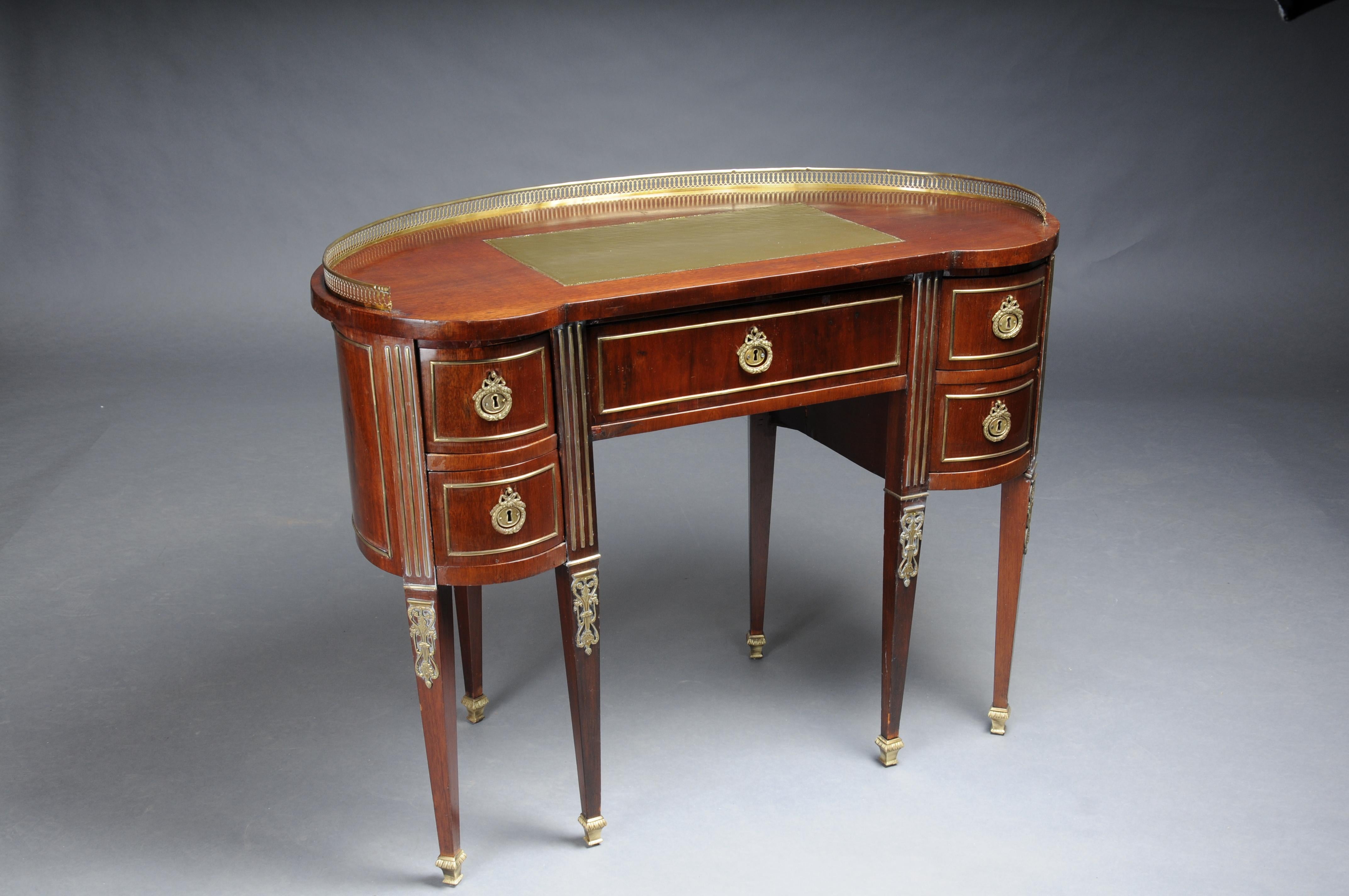 Semi-circular delicate antique mahogany ladies' desk Louis XVI, Paris 1880 For Sale 1