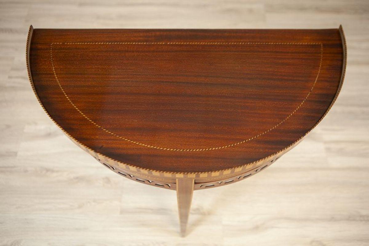 Semi-Circular Mahogany Wall Table From the Early 20th Century For Sale 7