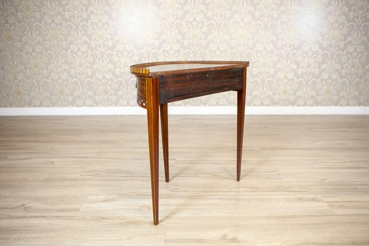 Semi-Circular Mahogany Wall Table From the Early 20th Century In Good Condition For Sale In Opole, PL