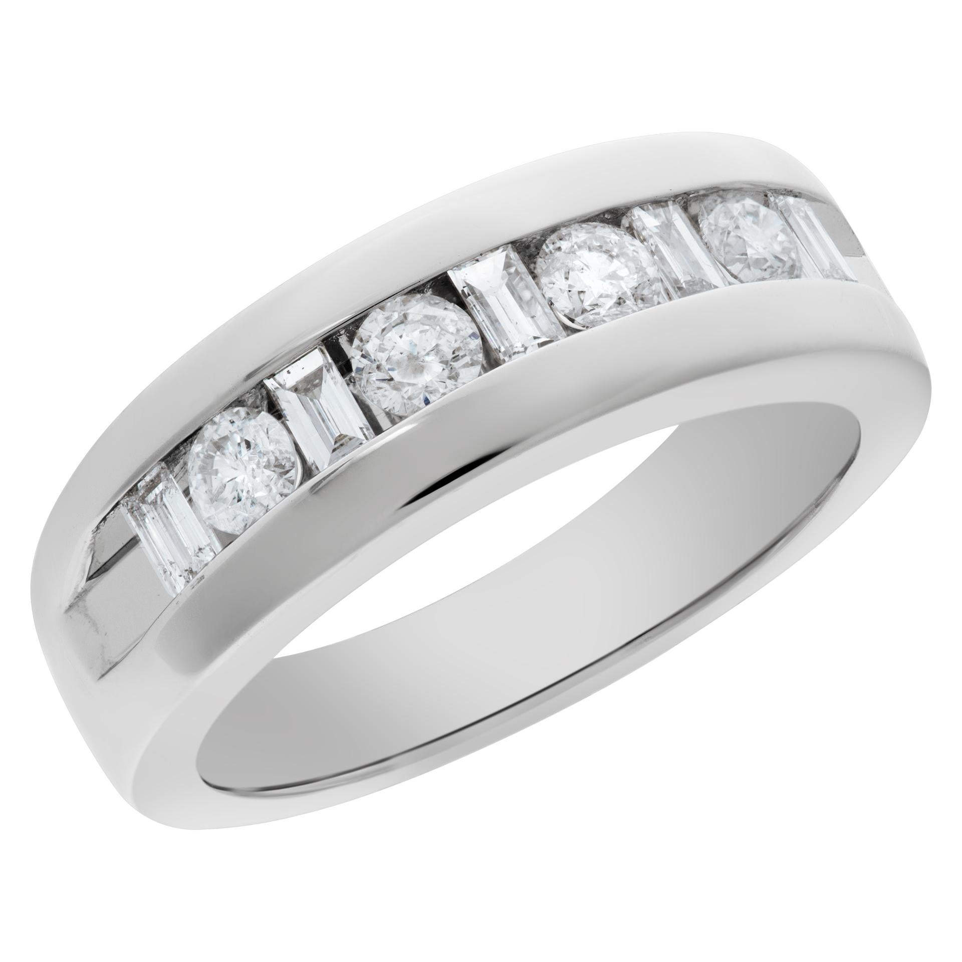 Semi Eternity Diamond Ring in 14k White Gold In Excellent Condition For Sale In Surfside, FL