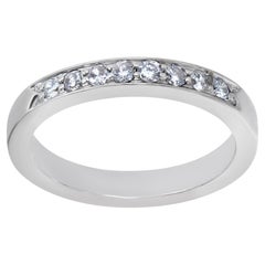 Vintage Semi-eternity diamond ring in white gold w/ approx 0.50 cts in diamonds
