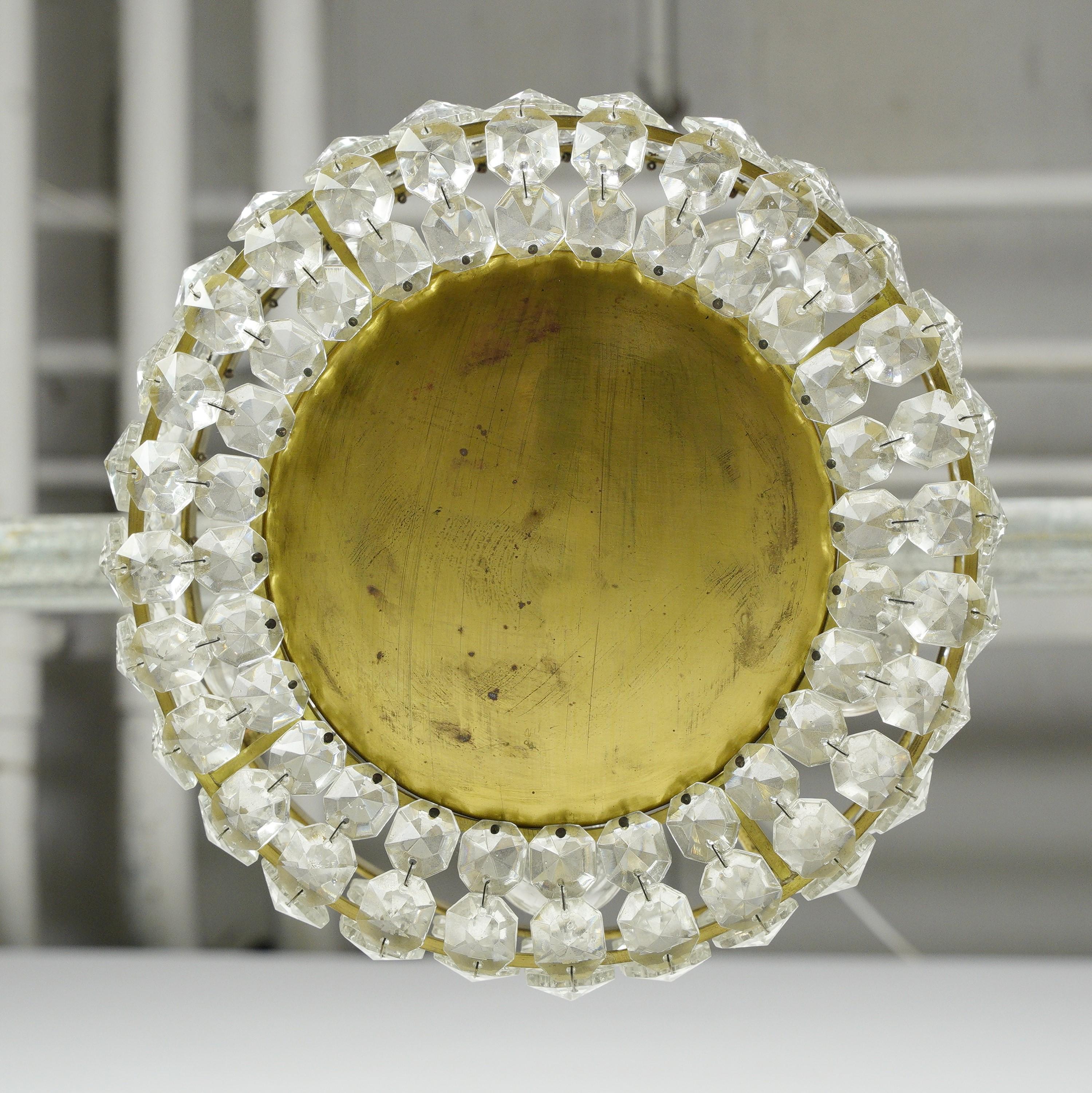 Einbaubeleuchtung Messing-Anhänger mit Acryl-Diamanten 10.5 Zoll. (20. Jahrhundert)