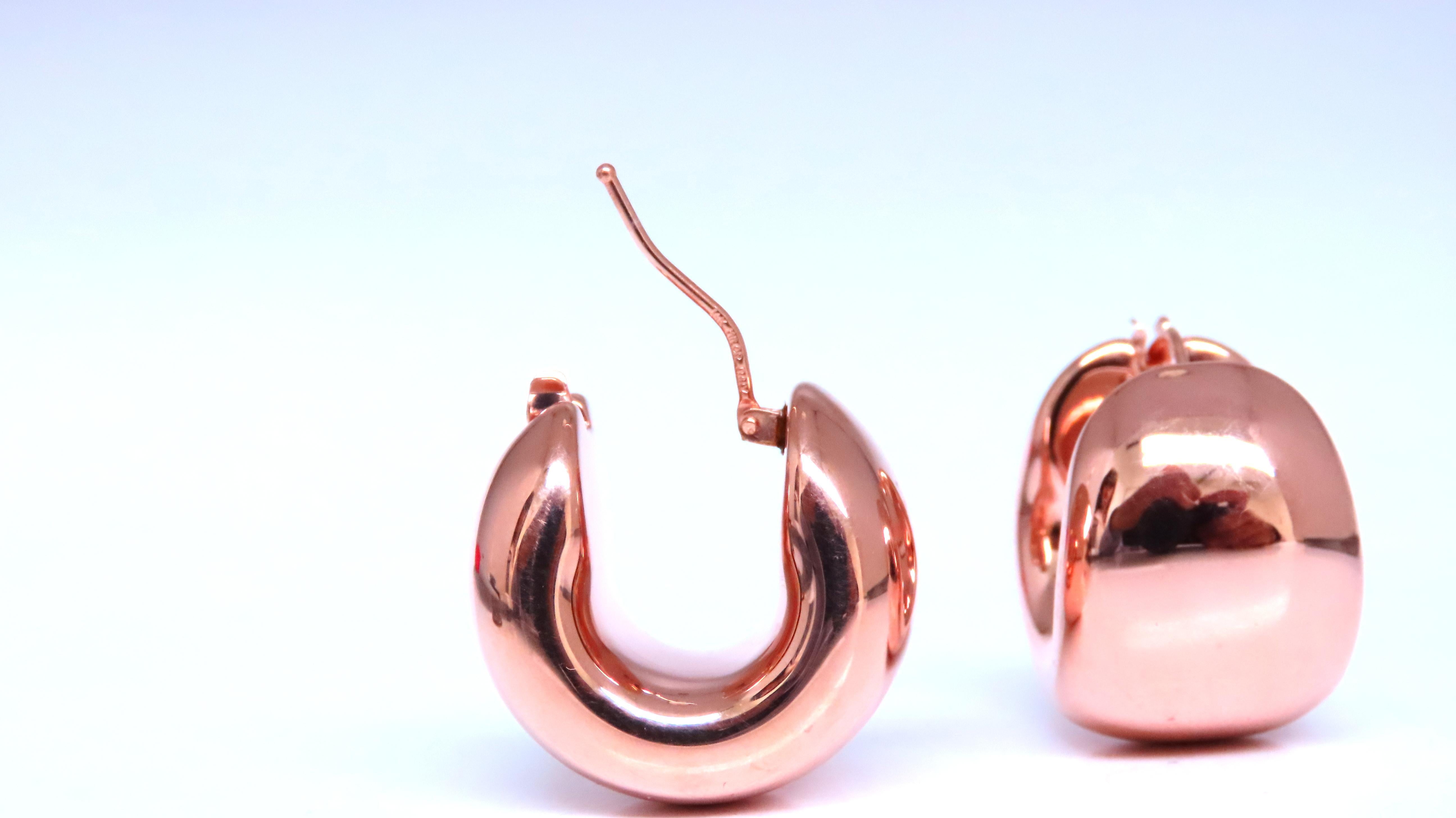 Pendientes semi aro de clip de palanca ancha de alto brillo Oro de 14 kt 12583 en Nuevo estado para la venta en New York, NY