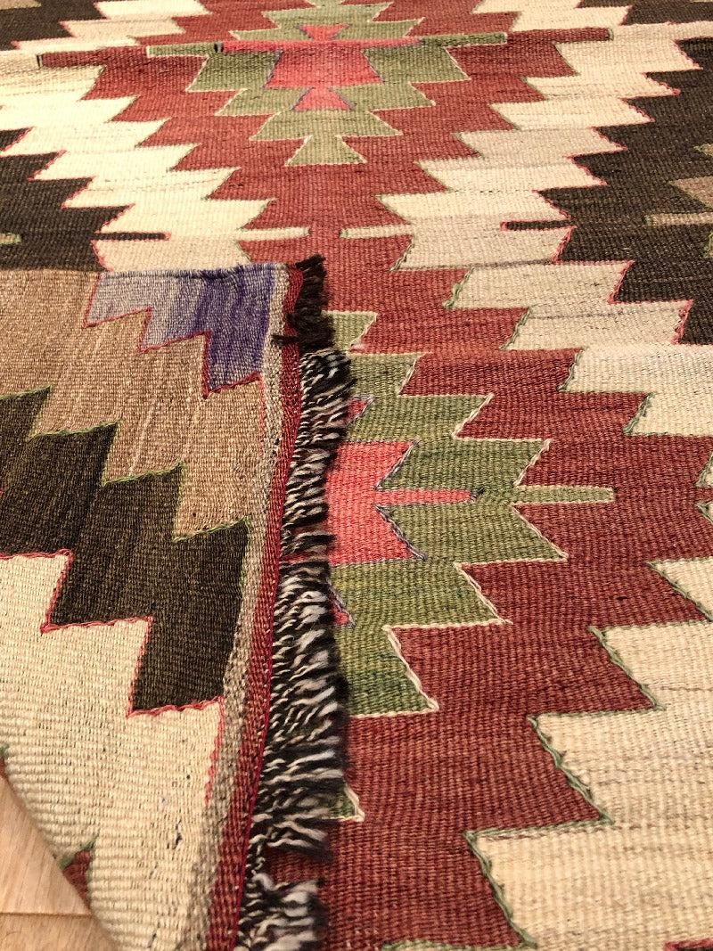 Semi Old Vintage Alfombra Tejida a Mano de Lana Mut Kilim Anatolia Central Alfombra Turca Turco en venta