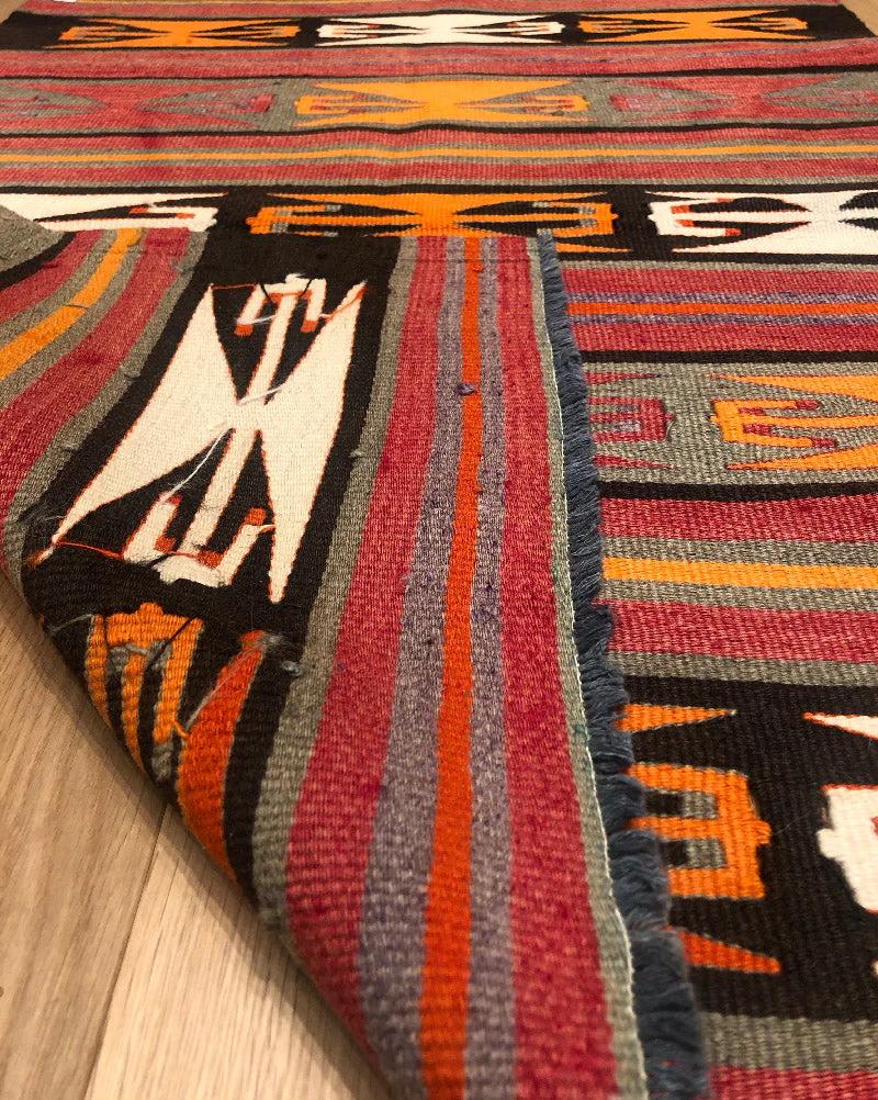 Semi Old Vintage Alfombra Tejida a Mano de Lana Mut Kilim Anatolia Central Alfombra Turca Turco en venta