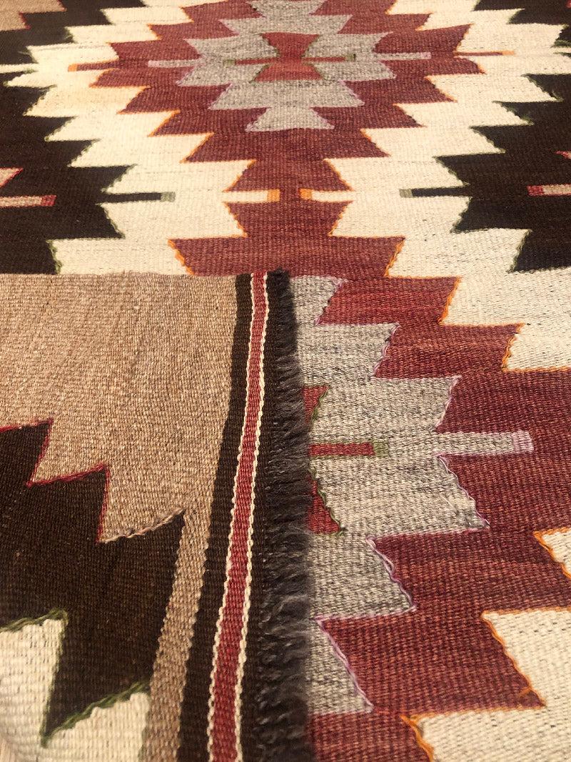 Semi Old Vintage Alfombra Tejida a Mano de Lana Mut Kilim Anatolia Central Alfombra Turca Turco en venta