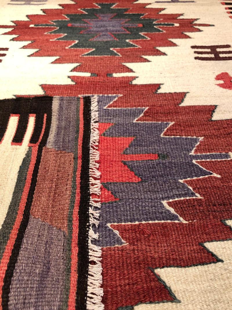 Semi Old Vintage Alfombra Tejida a Mano de Lana Mut Kilim Anatolia Central Alfombra Turca Turco en venta