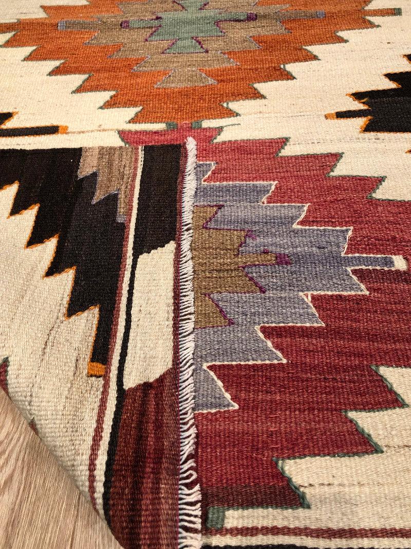 Semi Old Vintage Alfombra Tejida a Mano de Lana Mut Kilim Anatolia Central Alfombra Turca Turco en venta
