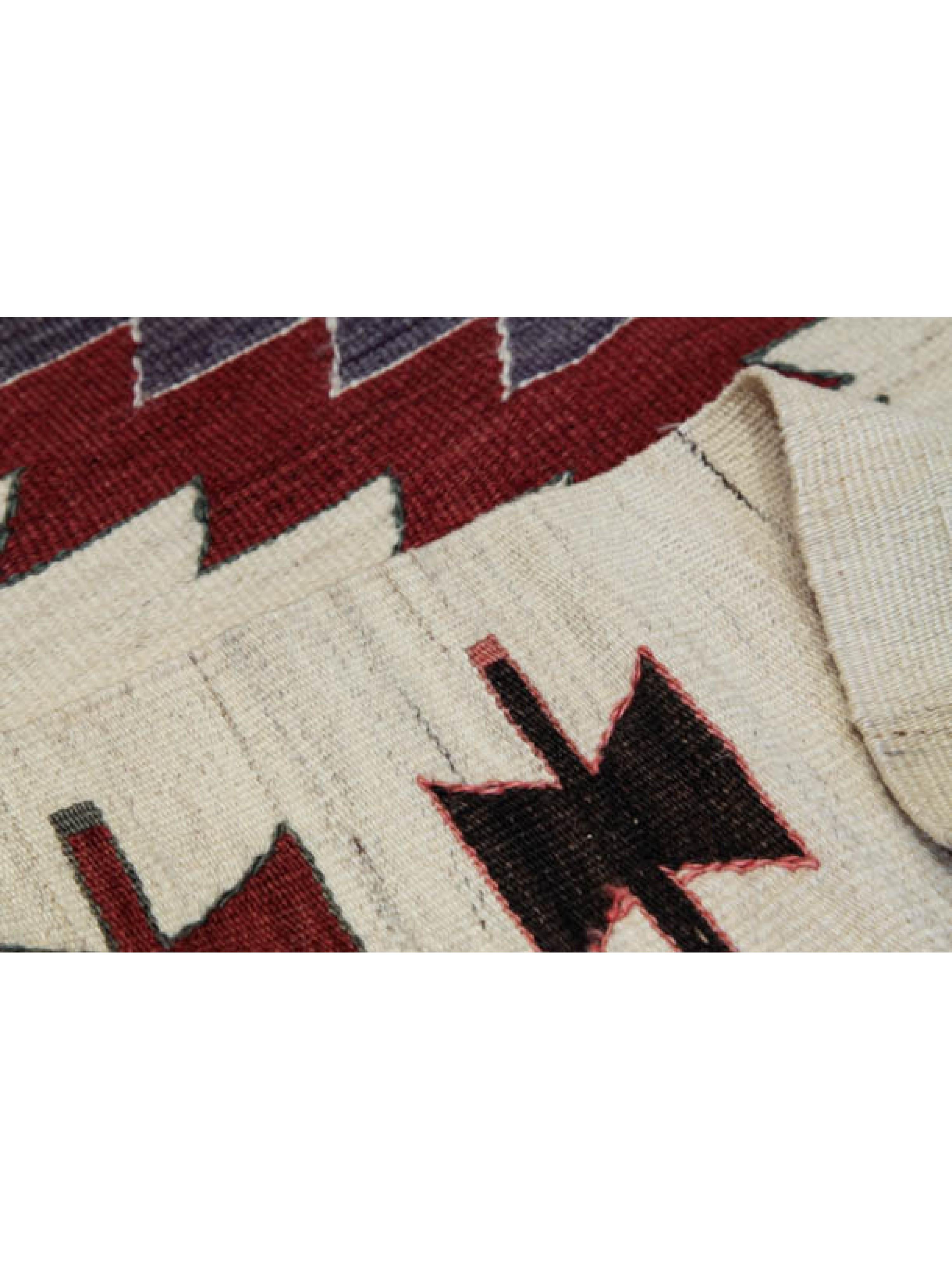 Semi Old Vintage Handgewebter Mut Kilim Zentral Anatolischer Teppich Türkischer Teppich aus Wolle (Kelim) im Angebot