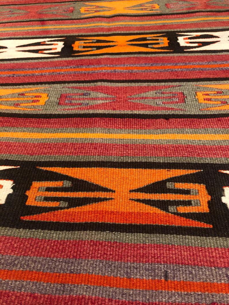 Semi Old Vintage Alfombra Tejida a Mano de Lana Mut Kilim Anatolia Central Alfombra Turca Tejido a mano en venta
