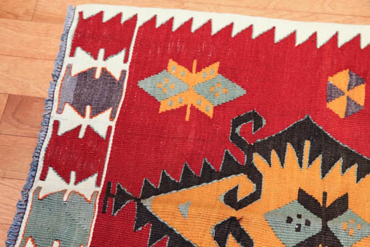 Semi Old Vintage Alfombra Tejida a Mano de Lana Mut Kilim Anatolia Central Alfombra Turca Tejido a mano en venta