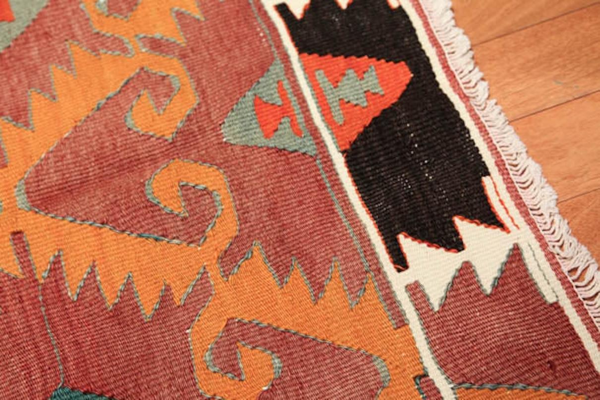 Semi Old Vintage Alfombra Tejida a Mano de Lana Mut Kilim Anatolia Central Alfombra Turca Tejido a mano en venta