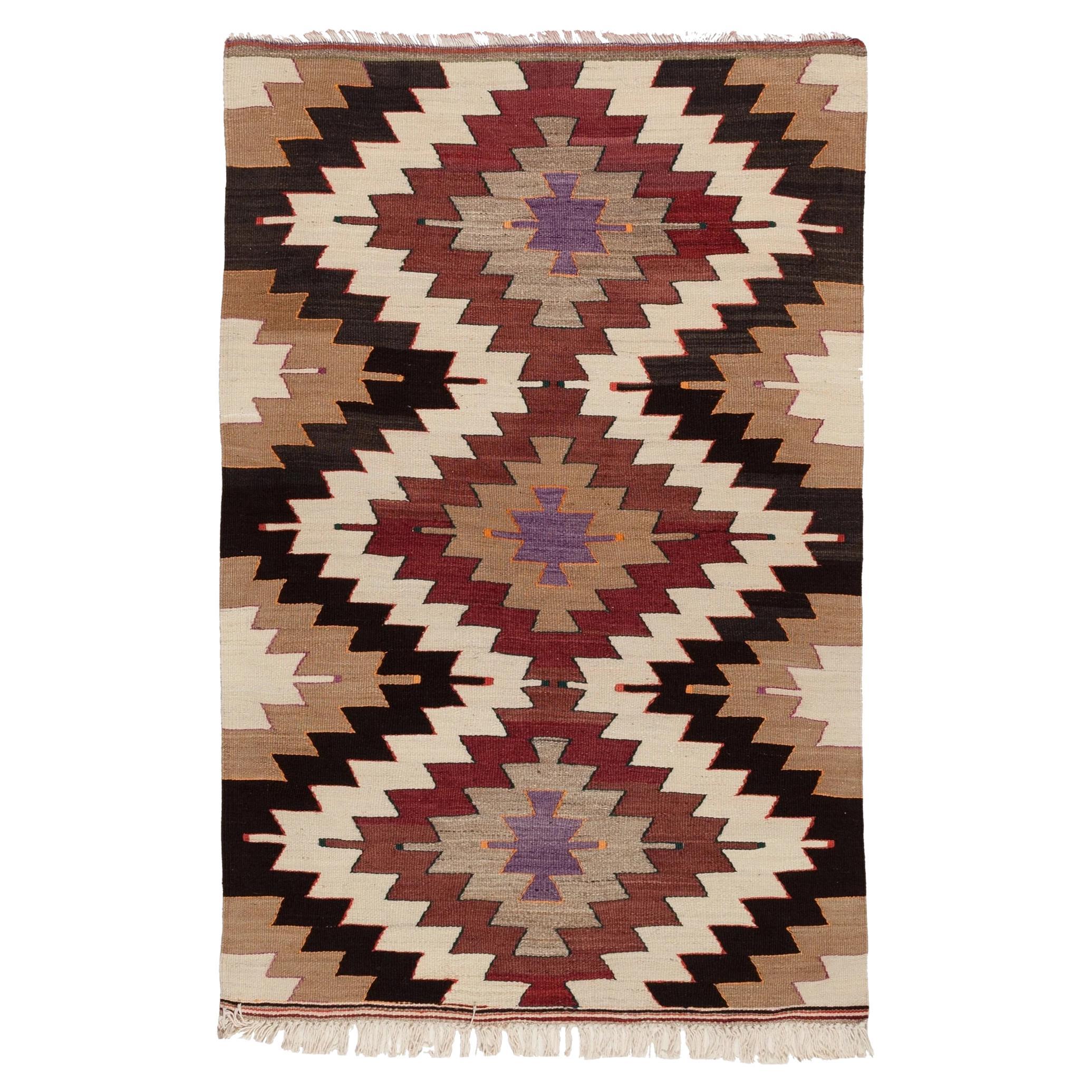 Semi Old Vintage Alfombra Tejida a Mano de Lana Mut Kilim Anatolia Central Alfombra Turca en venta
