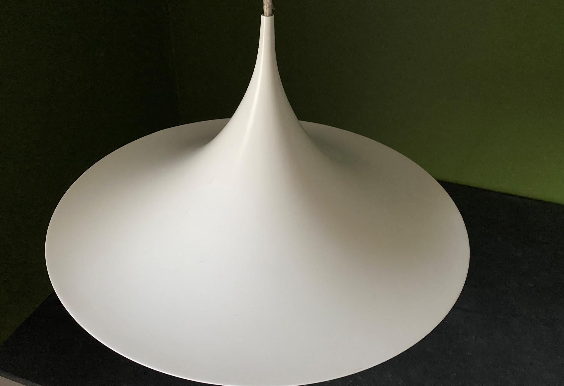 Laqué Semi-pendentif par Fog and Morup, Danemark  Design tulipe, ère spatiale des années 1970 en vente