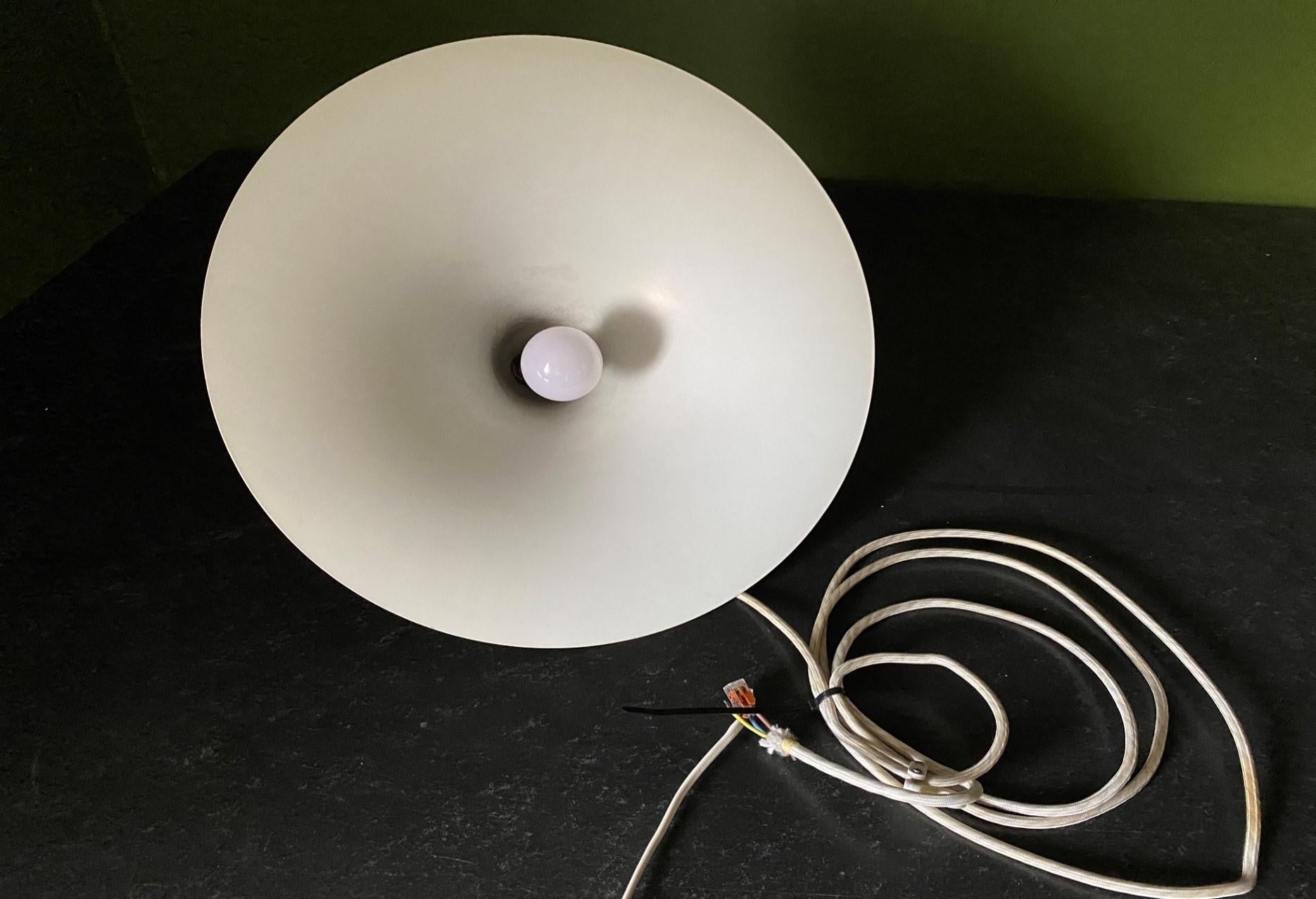 Semi-pendentif par Fog and Morup, Danemark  Design tulipe, ère spatiale des années 1970 Bon état - En vente à Cork, IE