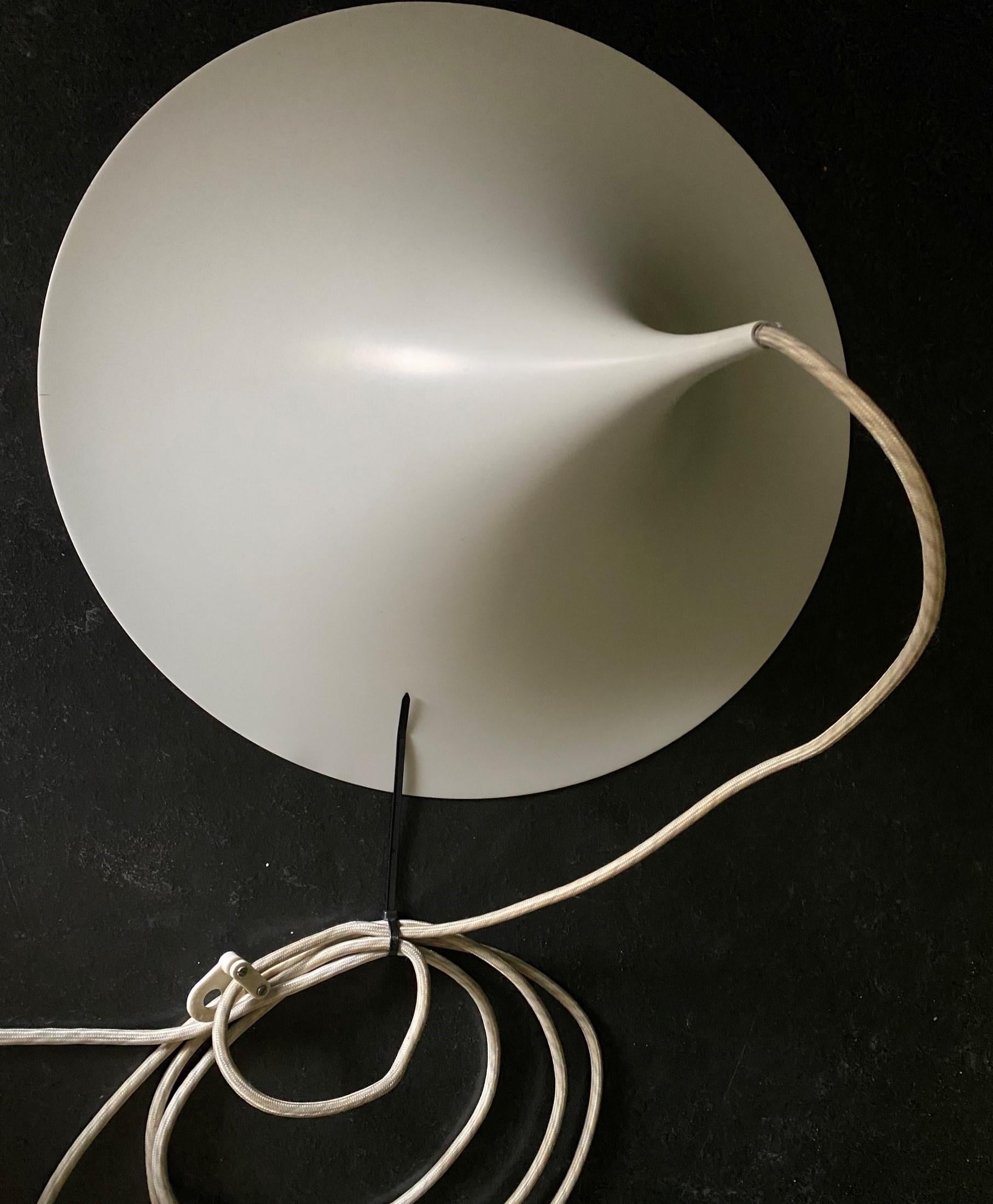 Fin du 20e siècle Semi-pendentif par Fog and Morup, Danemark  Design tulipe, ère spatiale des années 1970 en vente