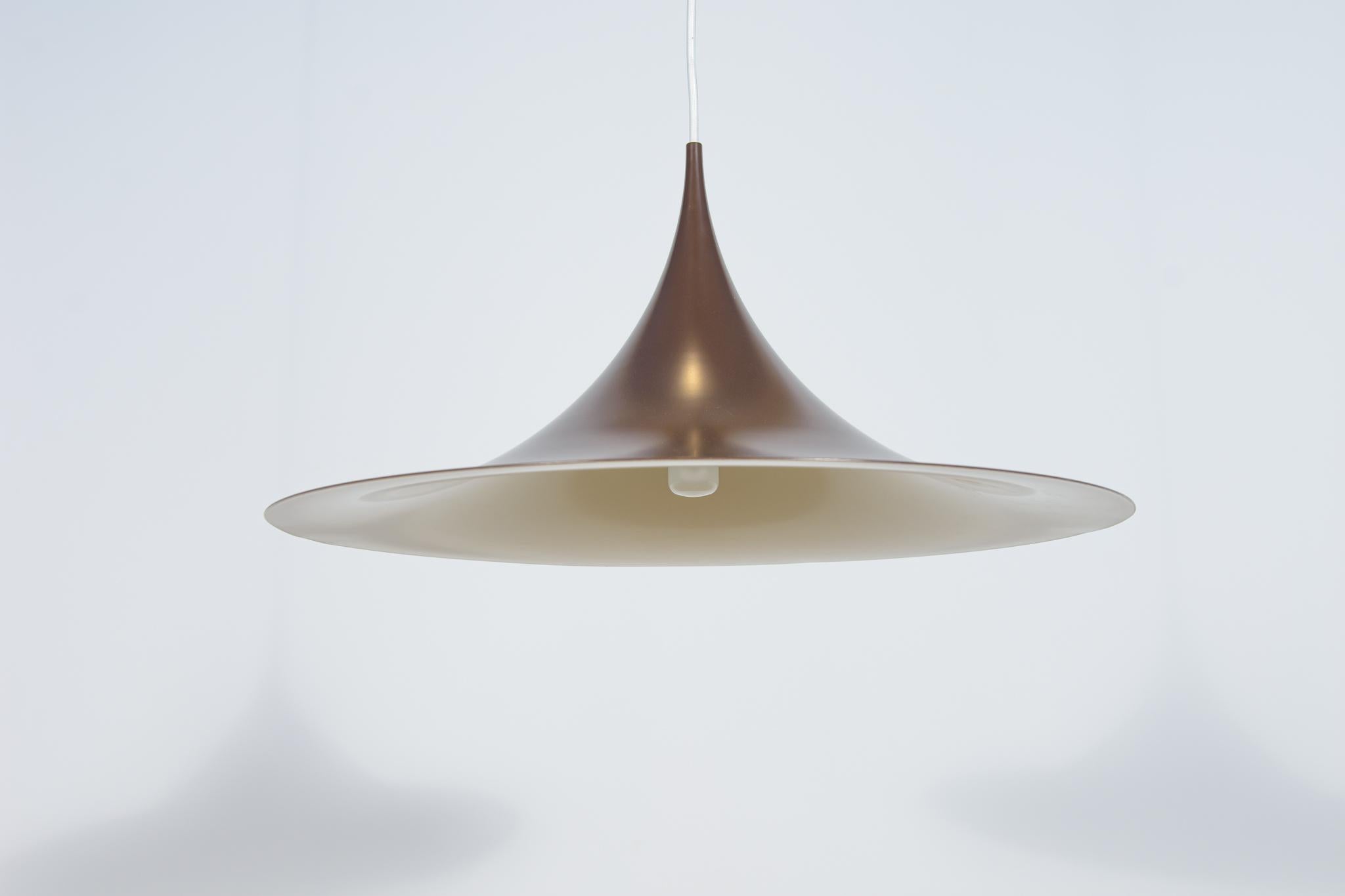 Mid-Century Modern Lampe semi-pendante de Claus Bonderup & Torsten Thorup pour Fog & Mørup, années 1960 en vente