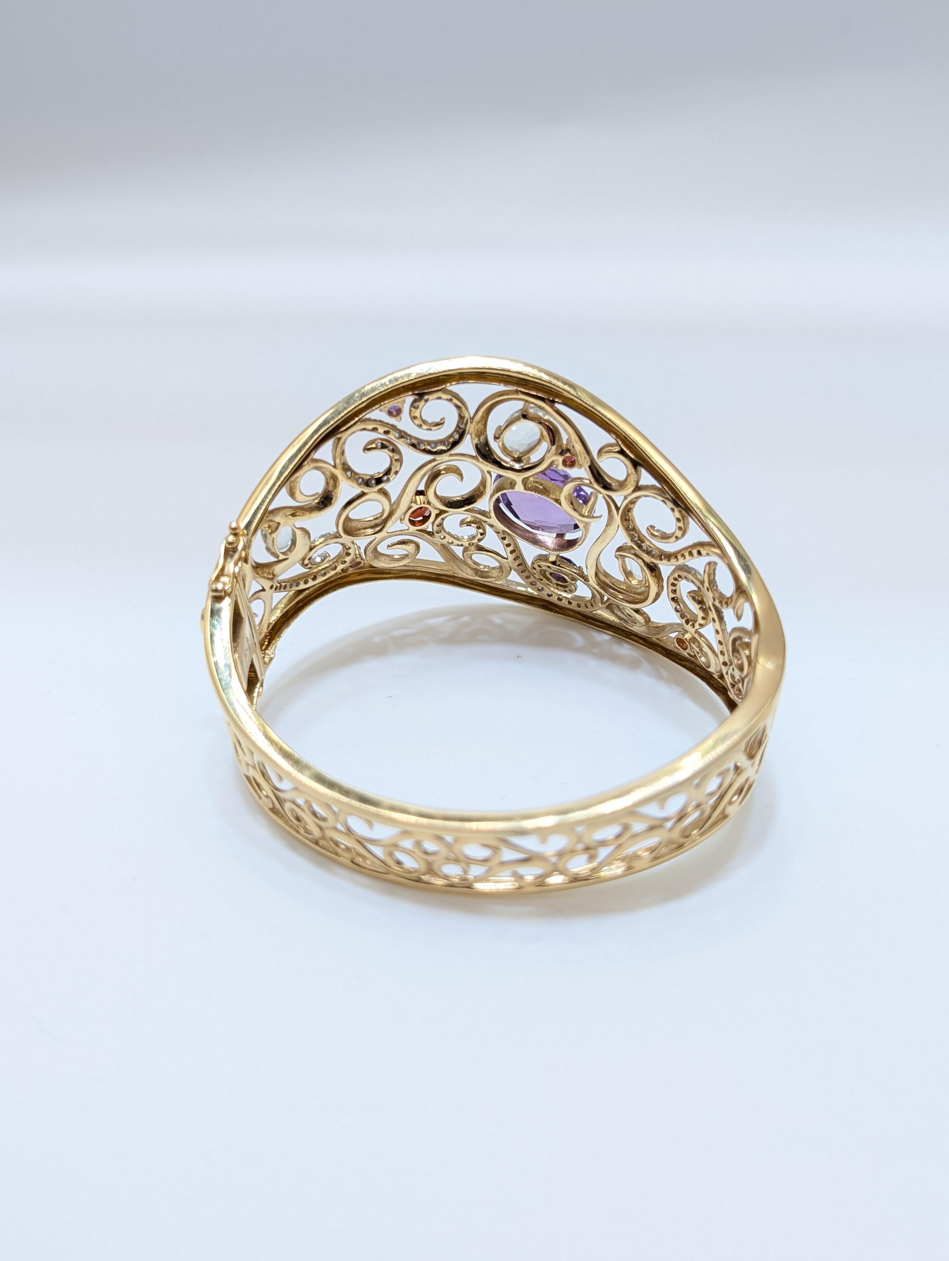 Bracciale con pietre colorate semi preziose e diamanti in oro giallo 14k in vendita 1