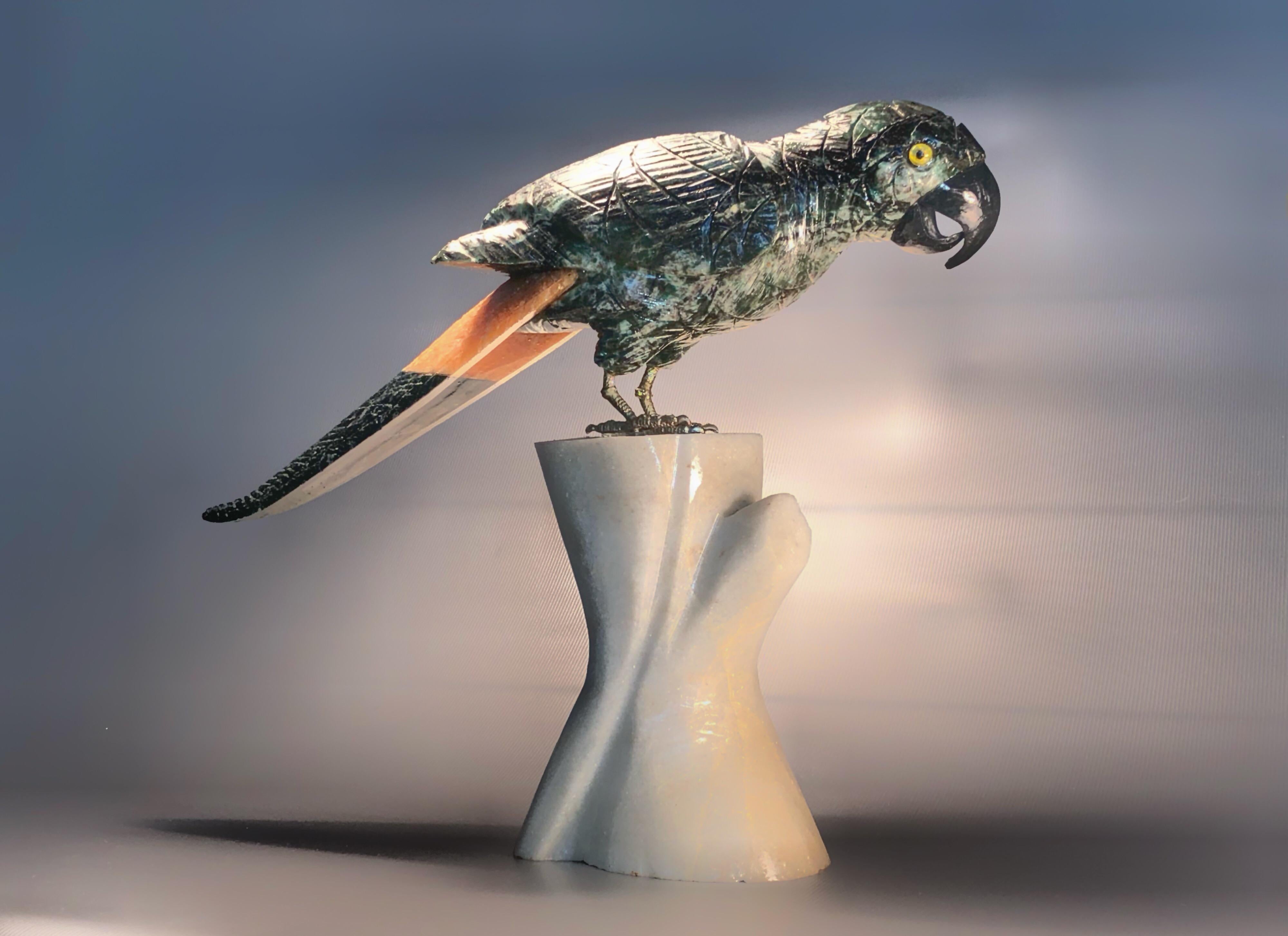 Semi precious gemstone figurine decorative small parrot bird.
    