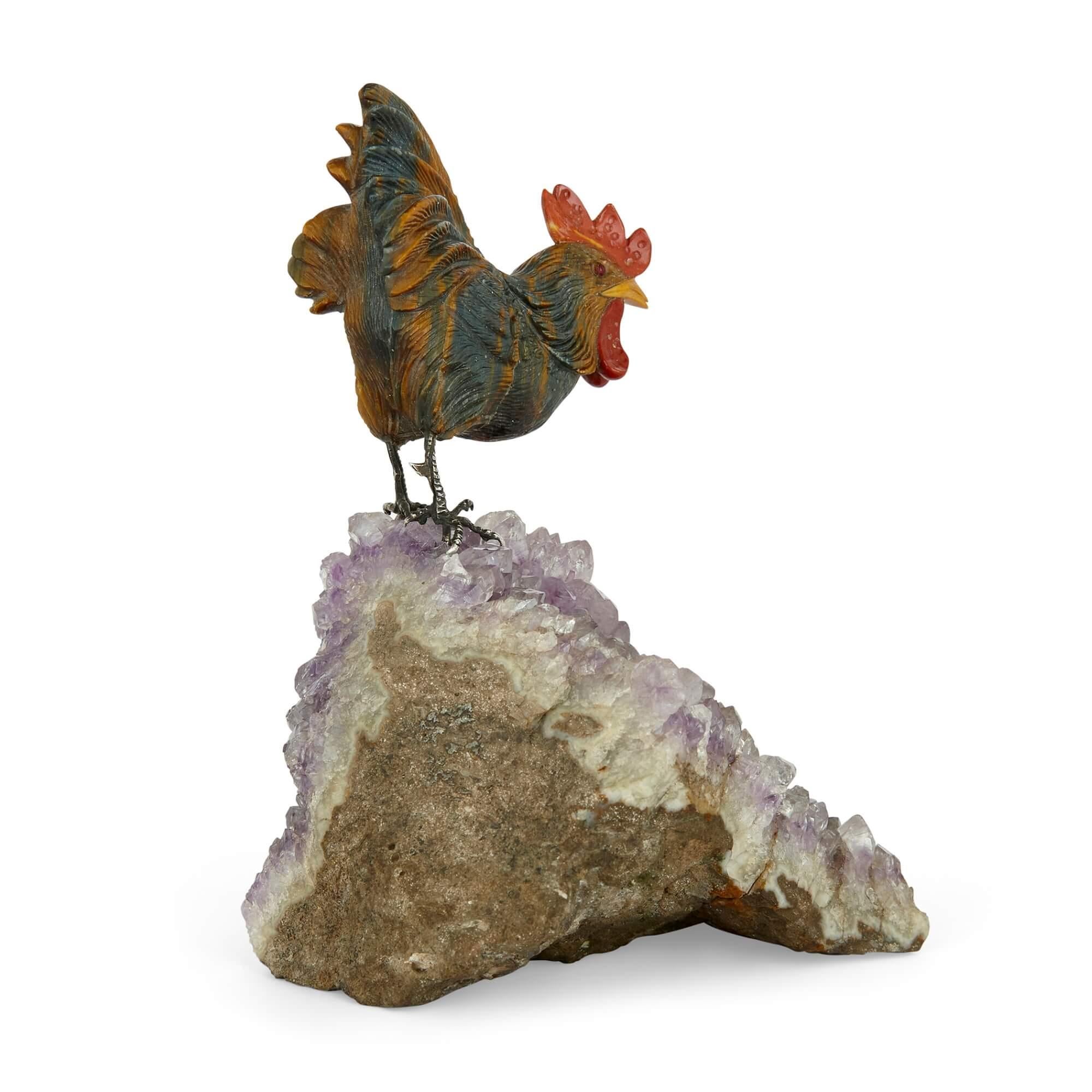 Moderne Modèle de coq en pierre semi-précieuse et en argent en vente