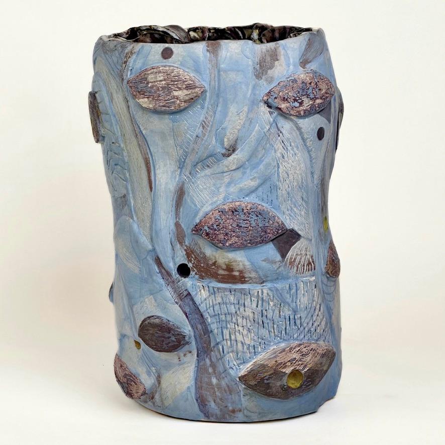 Escultura de cerámica esmaltada y engobe semirrefractario 