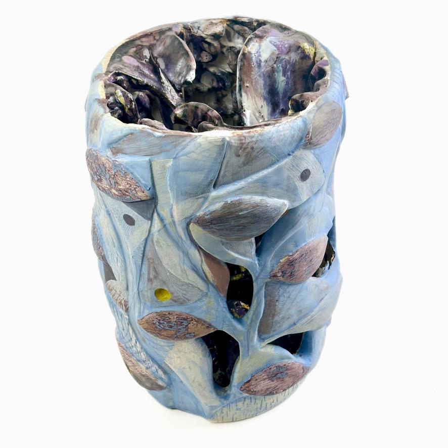 Escultura de cerámica esmaltada y engobe semirrefractario 
