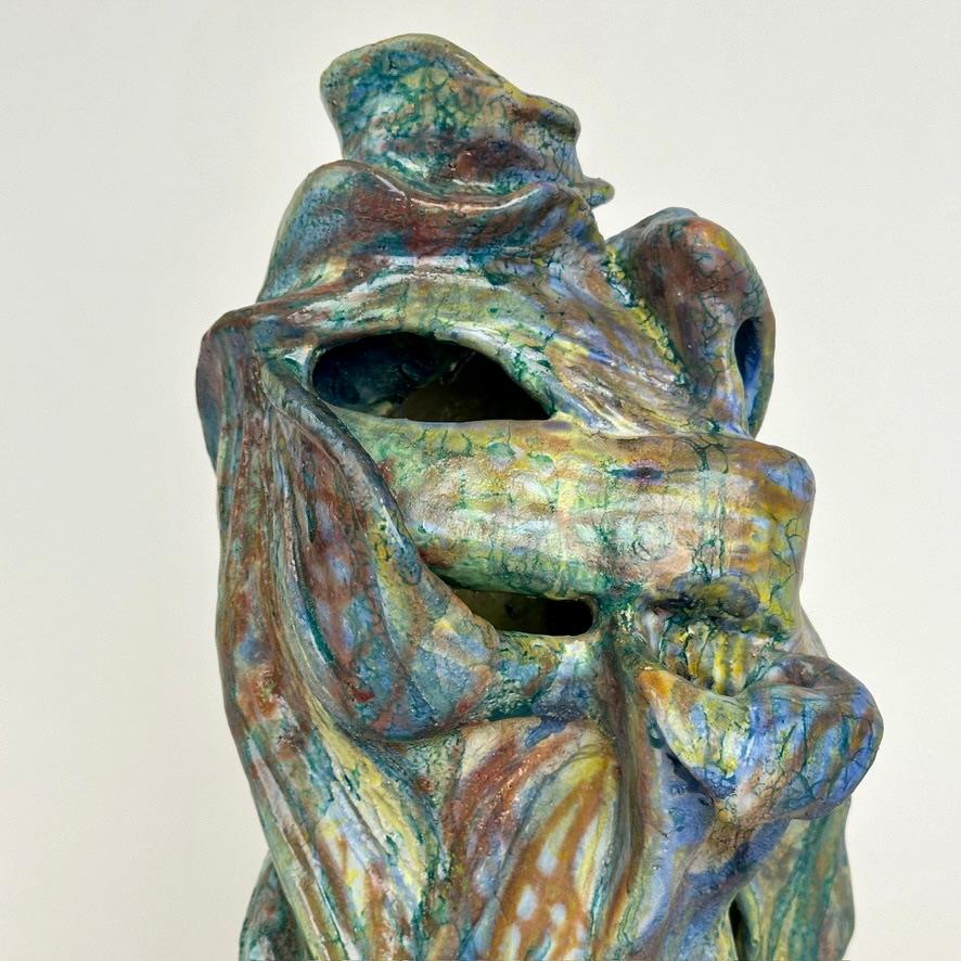 Smaltato Scultura in ceramica semi-refrattaria e smaltata Senza Titolo 2022 di Alessandro Roma in vendita