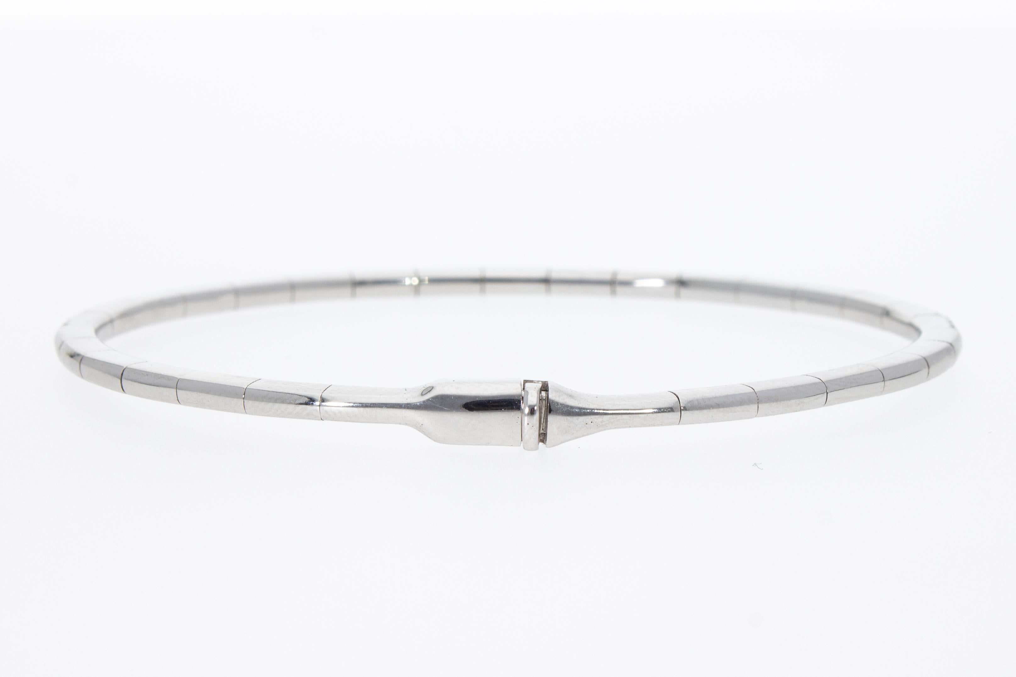 Women's Semi-rigid bracelet with a row of 0.64 ct of Diamonds. For Sale