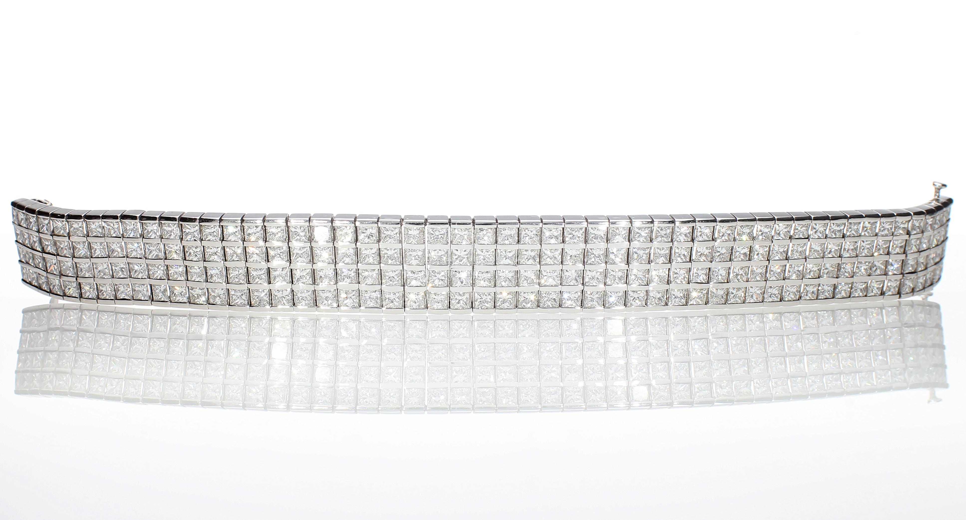Semi-Rigid Bracelet with Approx. 20.00 Ct of Princess Cut Diamonds, Gold 18 Kt For Sale 7