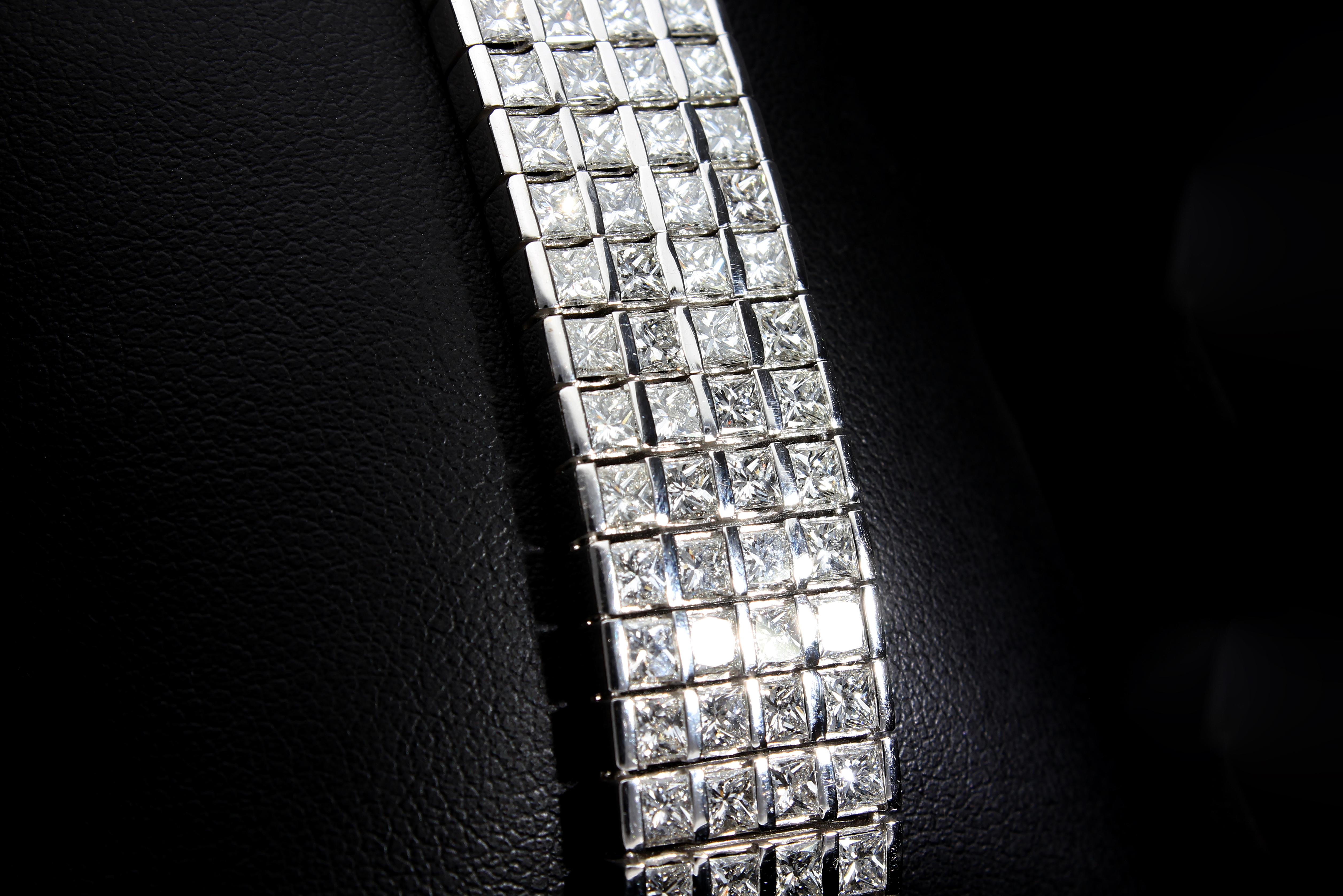 Semi-Rigid Bracelet with Approx. 20.00 Ct of Princess Cut Diamonds, Gold 18 Kt  For Sale 8