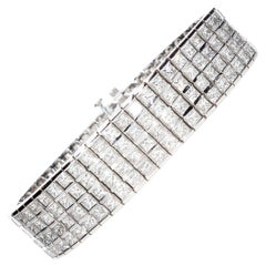 Semi-Rigid Bracelet with Approx. 20.00 Ct of Princess Cut Diamonds, Gold 18 Kt