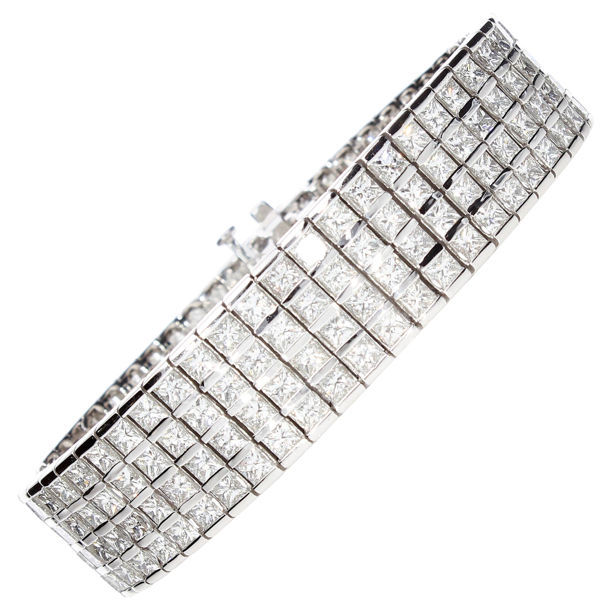 Semi-Rigid Bracelet with Approx. 20.00 Ct of Princess Cut Diamonds, Gold 18 Kt
