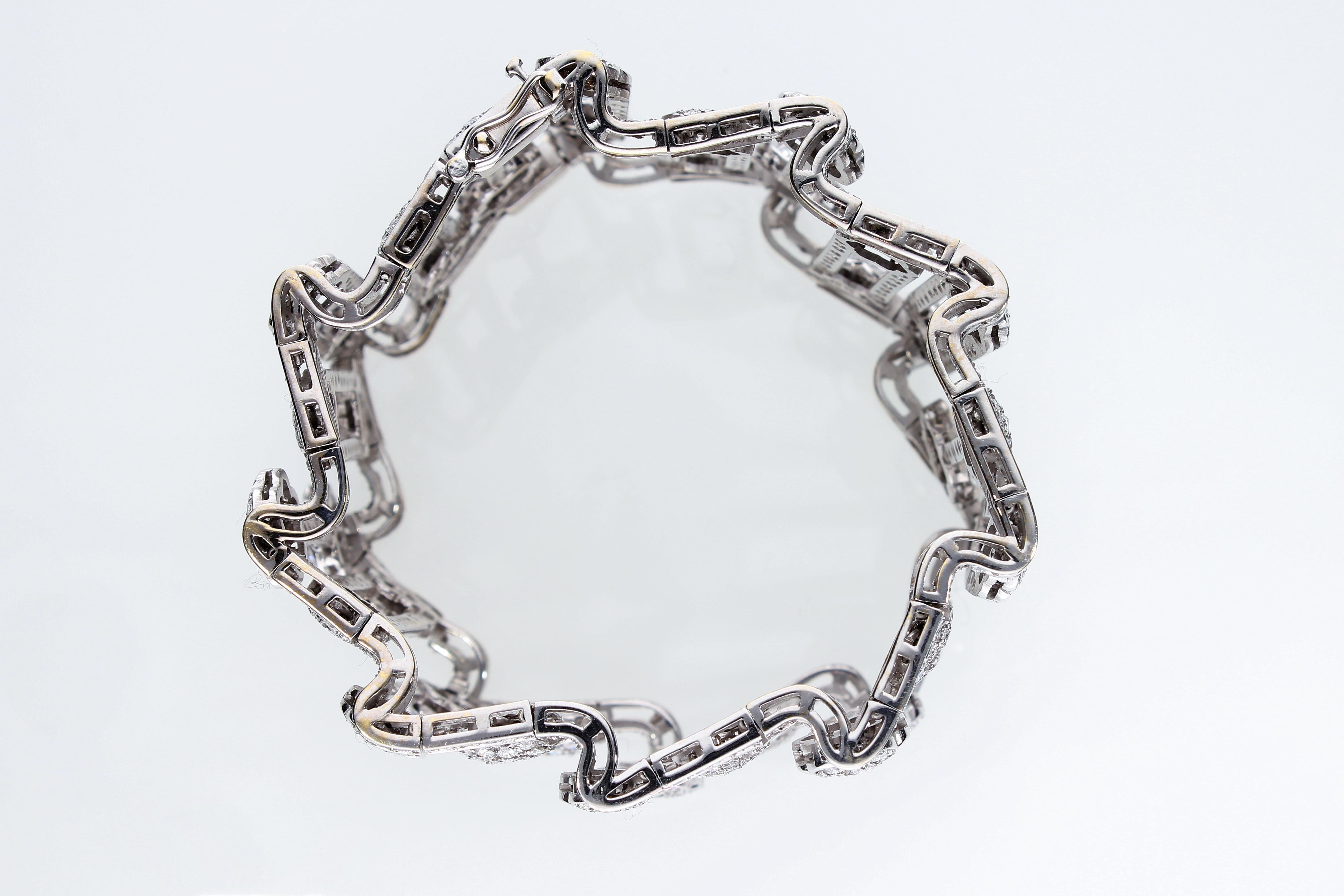 Semi-Rigid Bracelet with Diamonds in 18 Kt White Gold For Sale 5