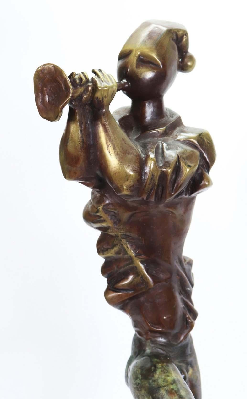 Joueur de corne de bœuf - Moderne Sculpture par SEMION RABINKOV