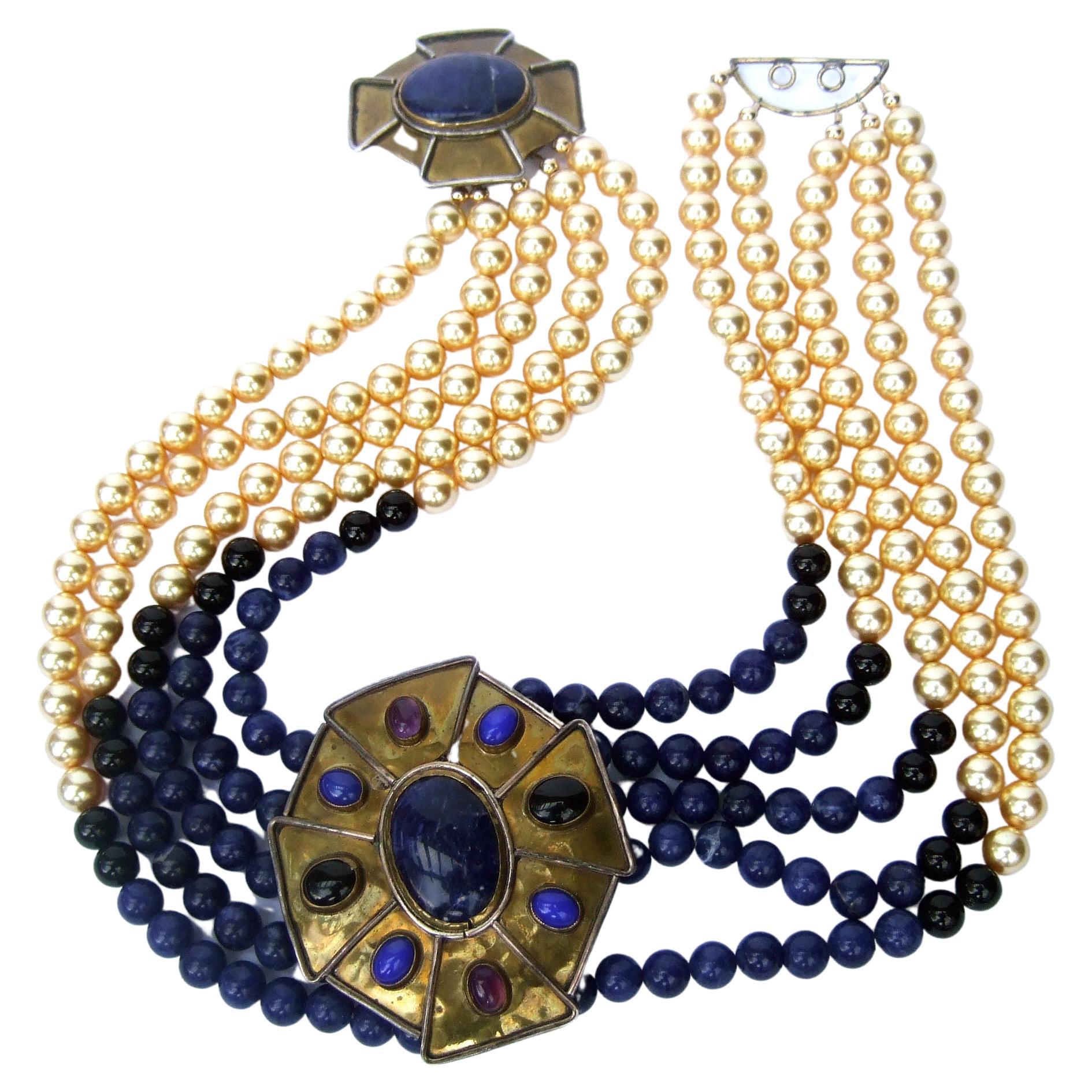 Halbedelstein Lapis Amethyst Onyx Glas Emaille Perle Choker Halskette ca. 1970er Jahre im Zustand „Gut“ im Angebot in University City, MO