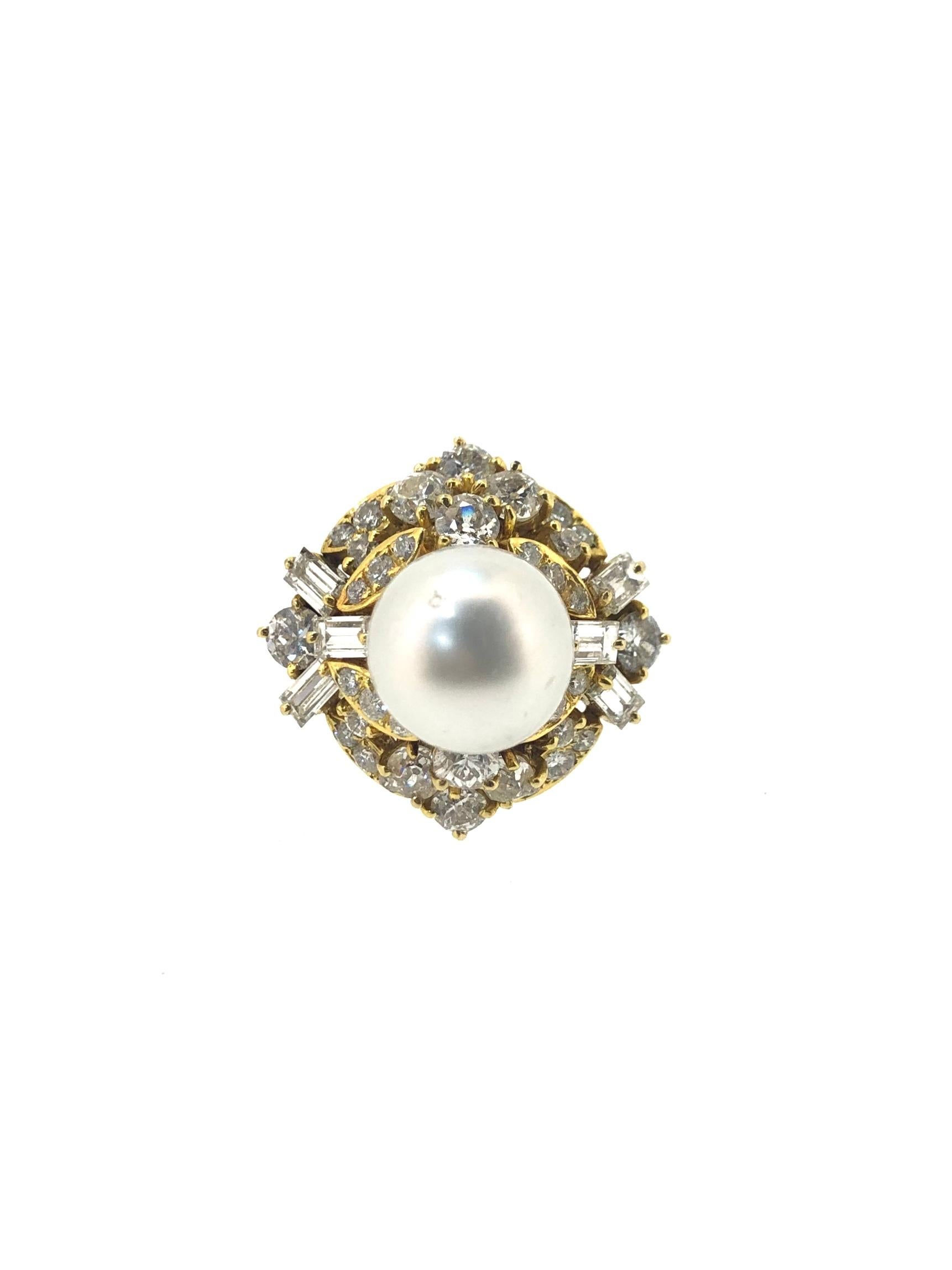 Sena Yellow Gold South Sea Pearl and Diamond Cocktail Ring In Good Condition For Sale In Oxted, Surrey