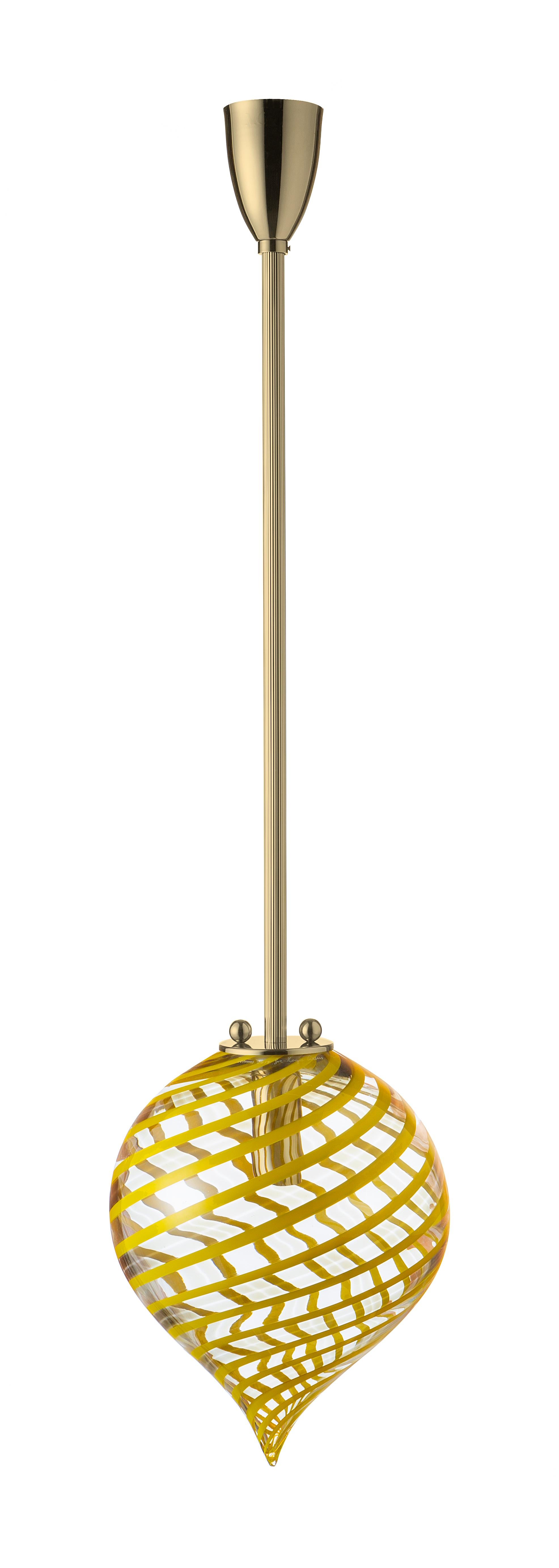 Senape Bianco pendant balloon canne by Magic Circus Editions
Dimensions: H 36 x W 27 x D 27 cm
Materials: fluted brass, mouth-blown glass
Colour: senape grigio

Available finishes: Brass, nickel
Available colours: rosa rosso, senape bianco,