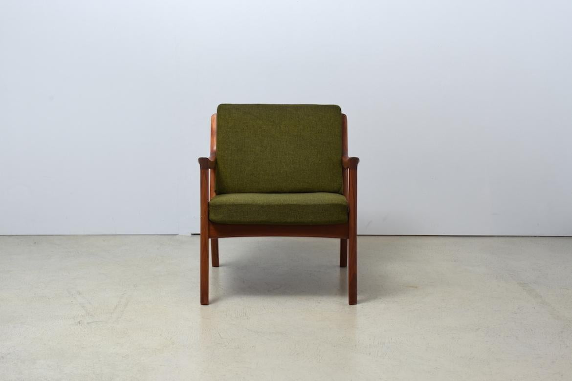 Senator armchair by Ole Wanscher for France & Son, Denmark, 1960s. Teak frame in perfect condition, cushion cover in mottled hunt green wool fabric.