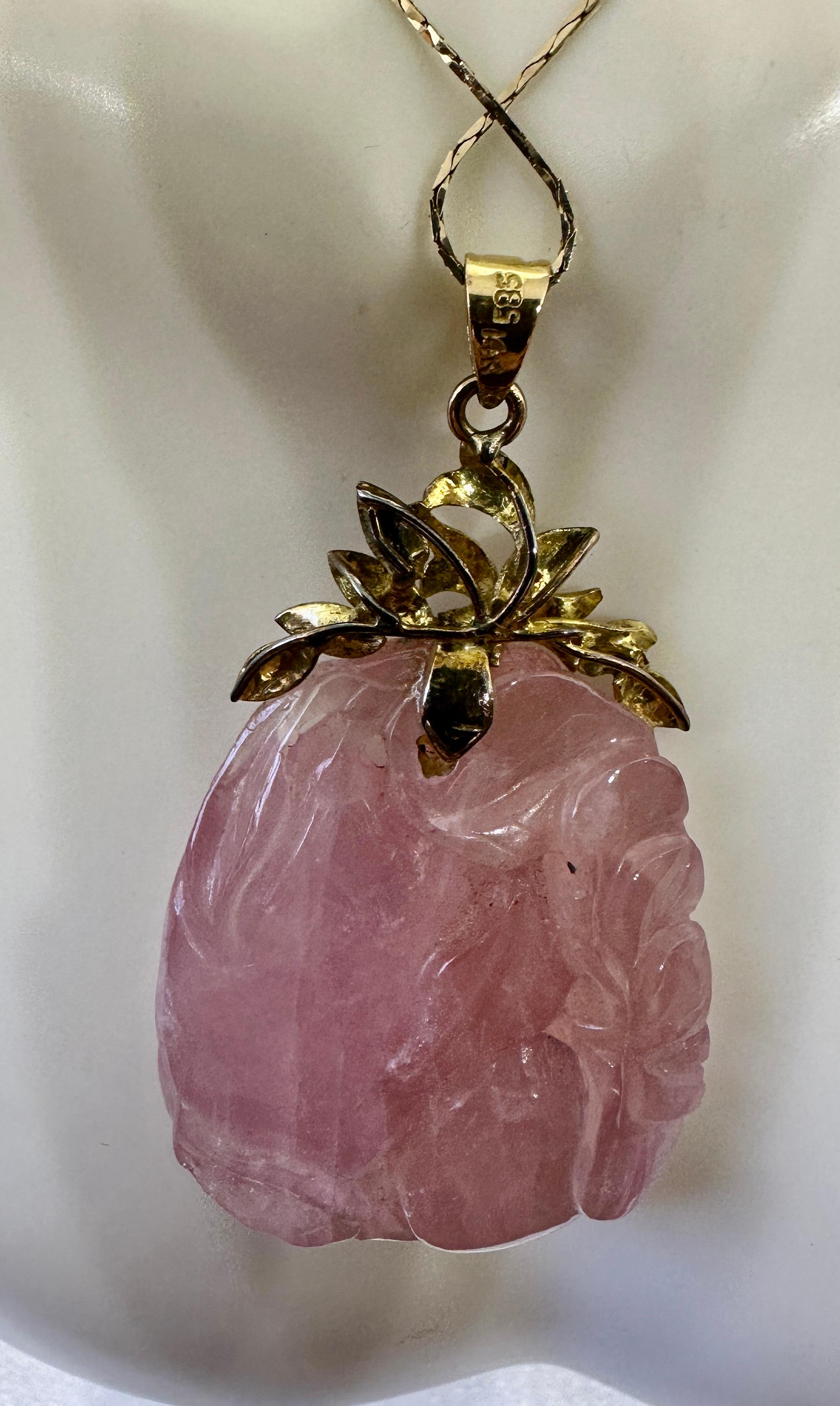Collana con ciondolo in quarzo rosa della senatrice Dianne Feinstein, fiore in oro 14 carati in vendita 4