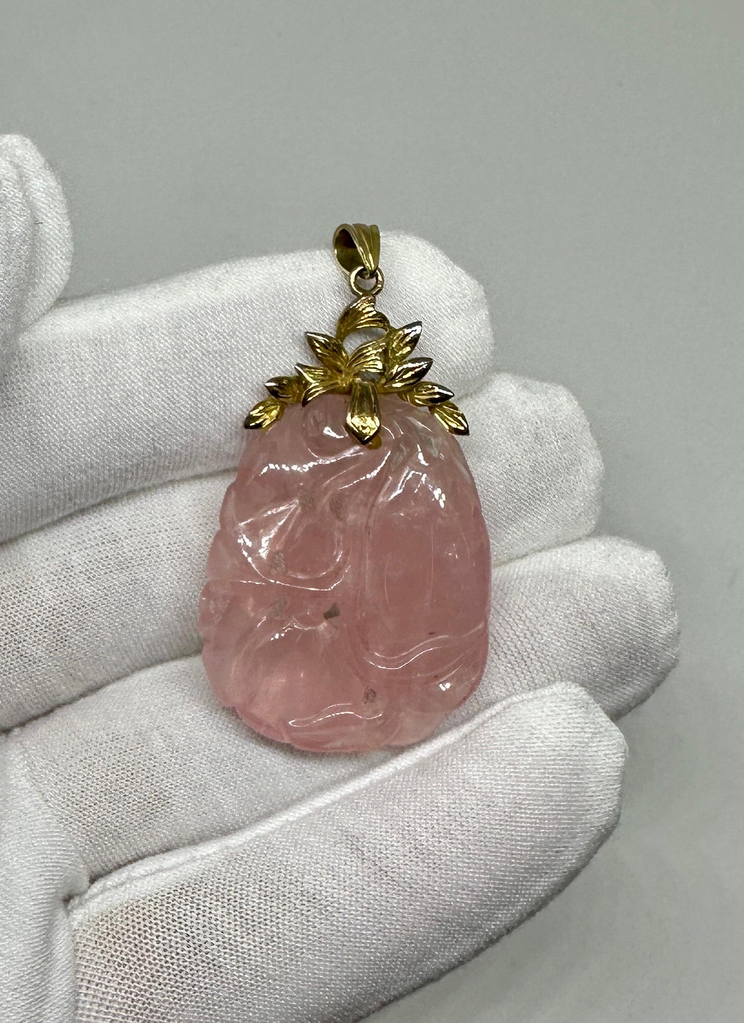 da uomo o donna Collana con ciondolo in quarzo rosa della senatrice Dianne Feinstein, fiore in oro 14 carati in vendita