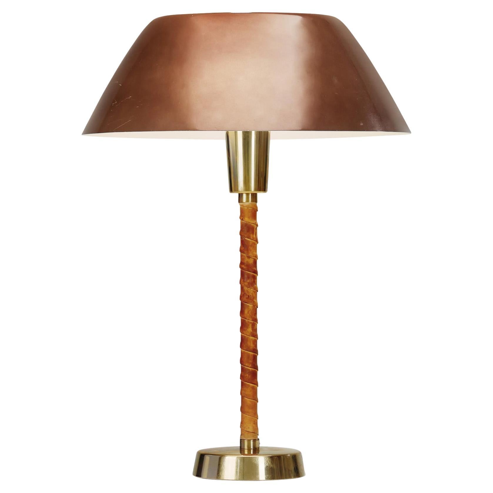 "Senator" Tischlampe aus Leder und Messing von Lisa Johansson-Pape, Finnland 1947 im Angebot