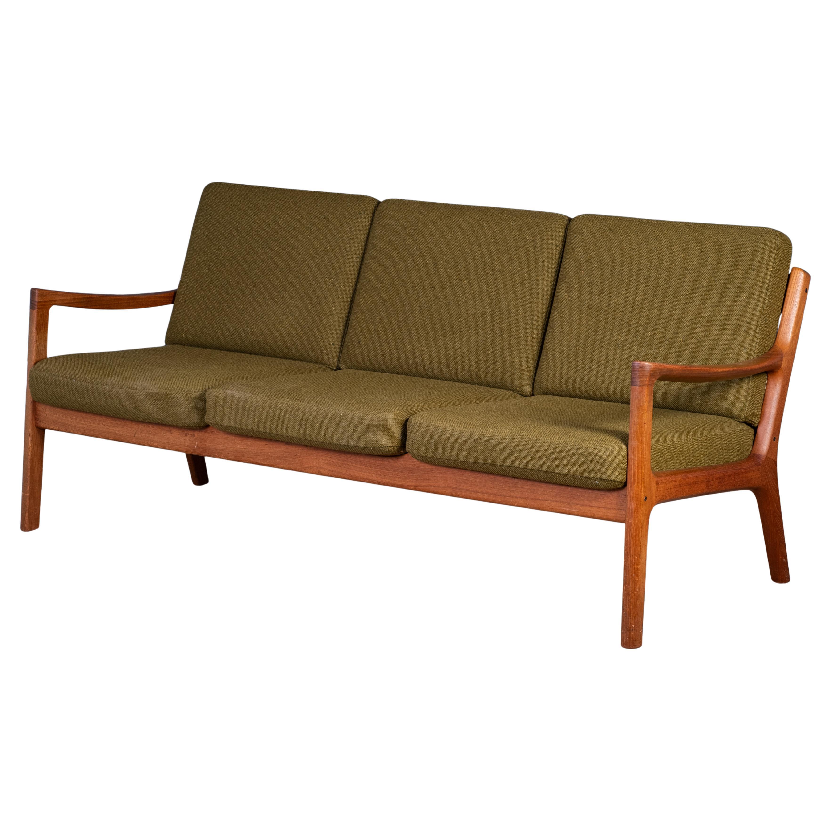 Senator Sofa in Teak by Ole Wanscher for France 
Søn / France 
Daverkosen, Den in vendita