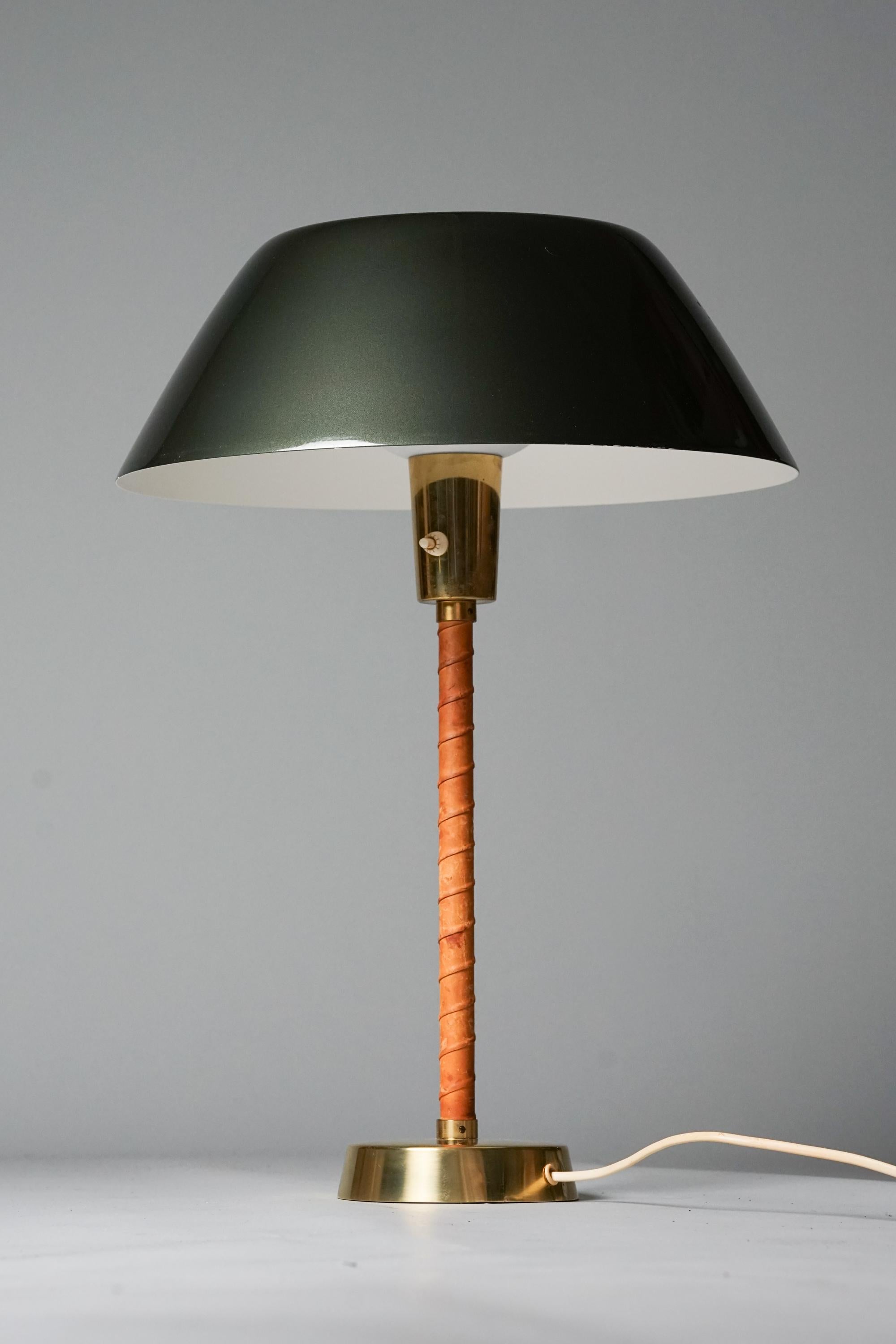 Scandinavo moderno Lampada da tavolo Senator, Lisa Johansson-Pape, Orno Oy, anni '50