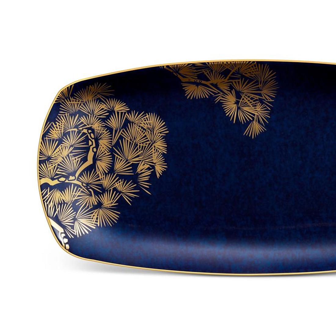 Tray Sendai Porcelain in hand painted porcelain
and with 24-karat gold plated paint.