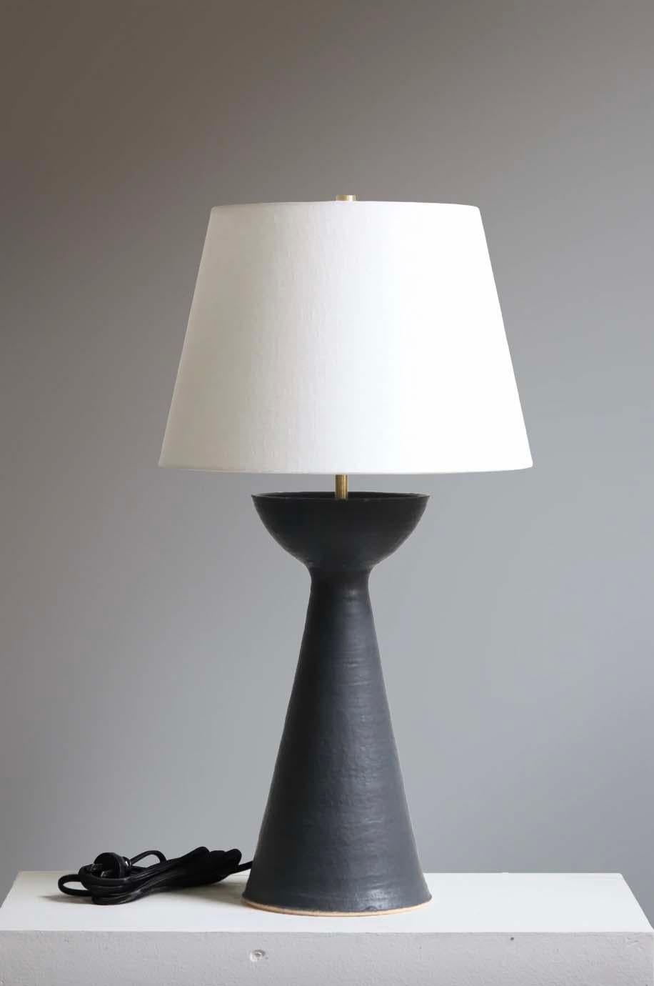 Mid-Century Modern Lampe Seneca de Danny Kaplan en vente