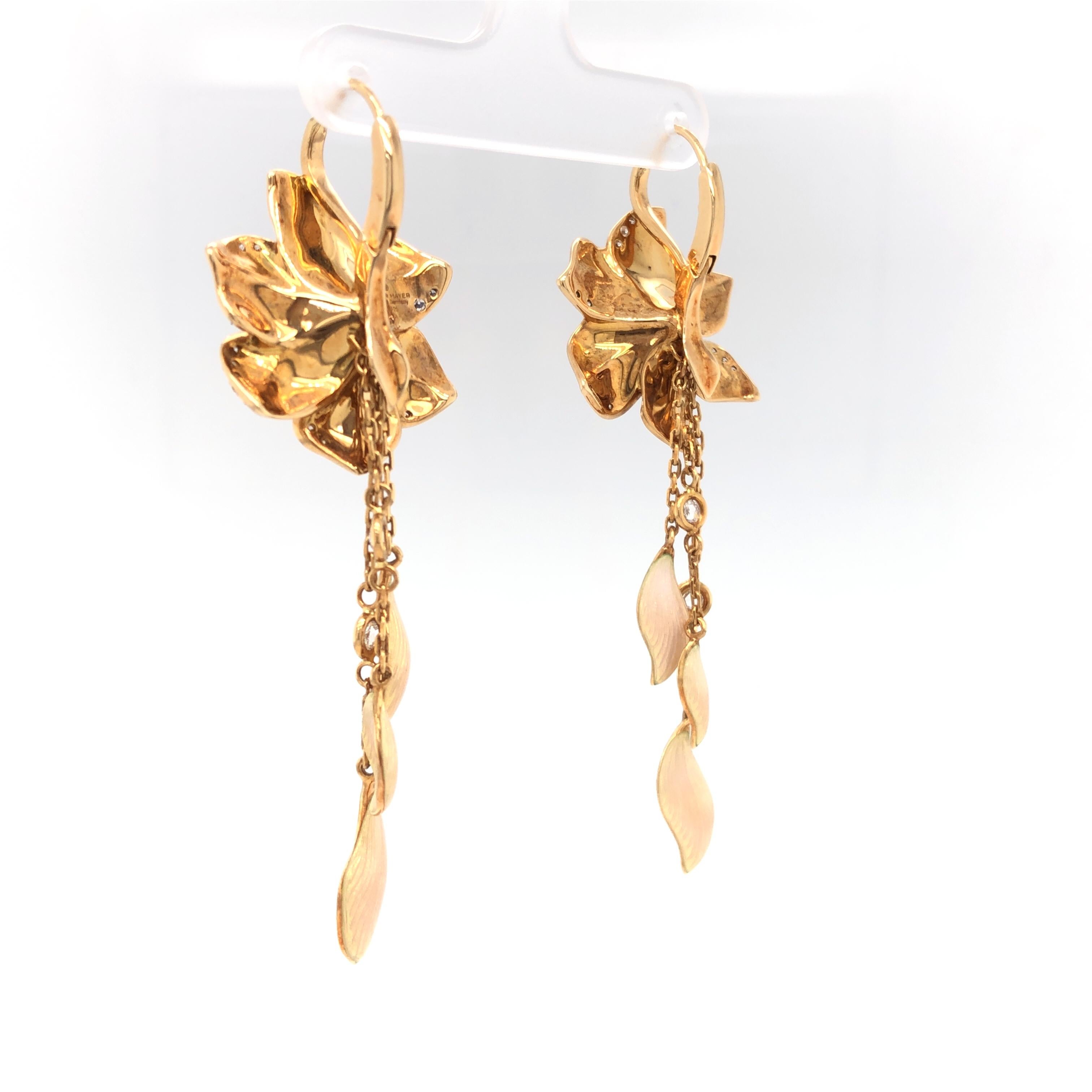 Senerade Earrings, 18k Yellow Gold, Opalescent Pink Enamel 62 Diamonds 0.74 Ct In New Condition For Sale In Pforzheim, DE