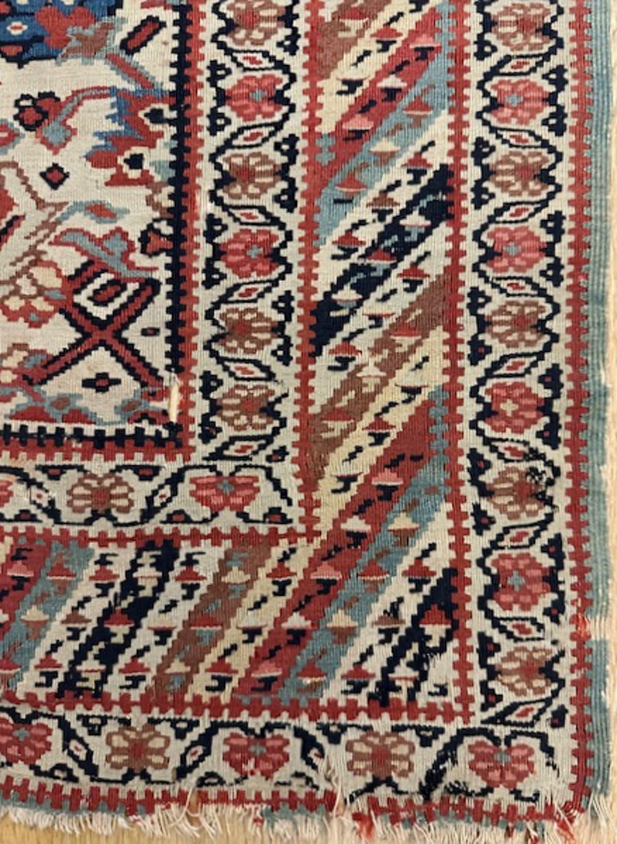 Tissé à la main Senneh kilim en vente