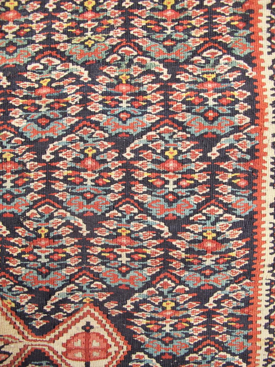 Annodato a mano Kilim di Senneh, fine del XIX secolo in vendita