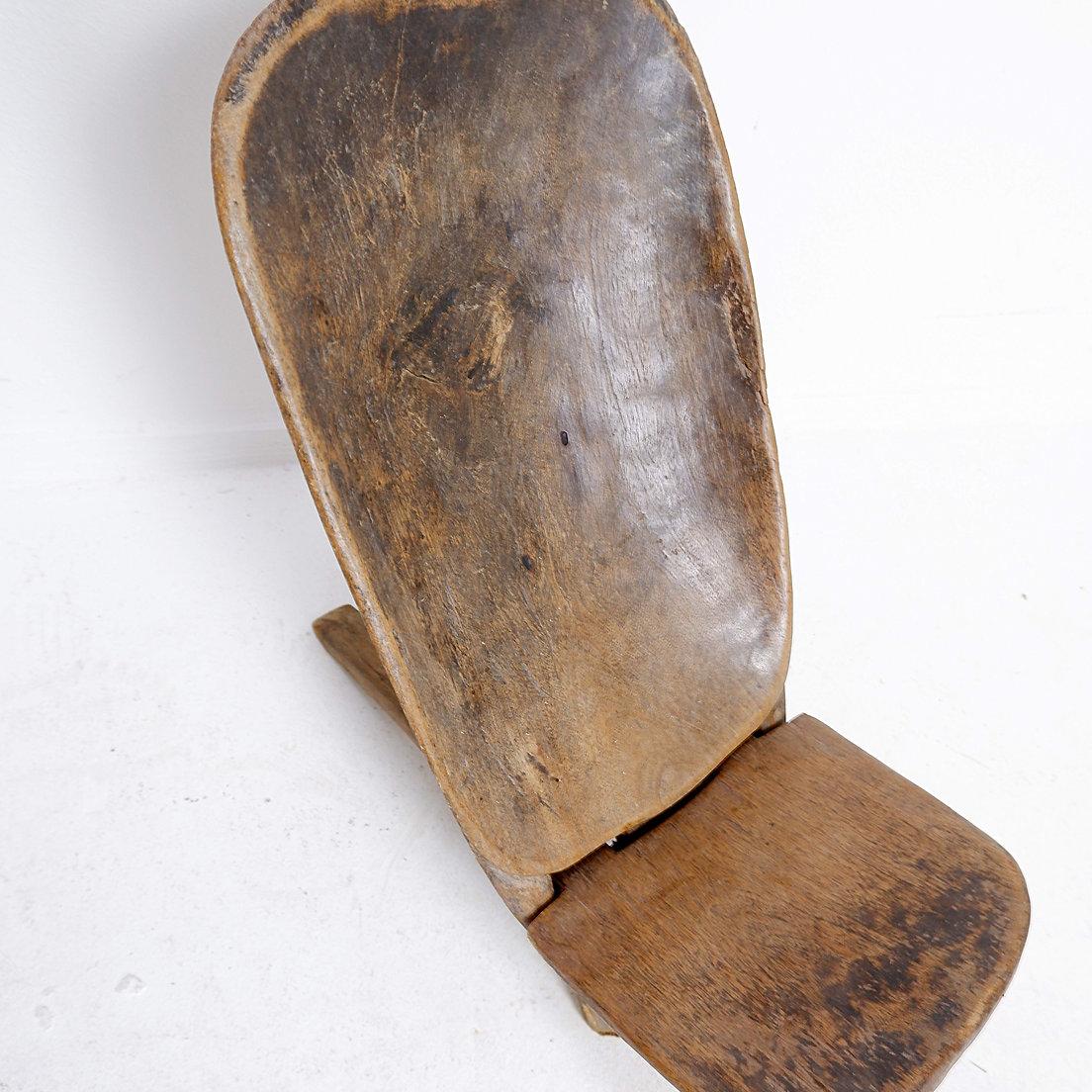 Chaise pliante africaine Senoufo à motif de poissons sur le dossier, côte ivoire. en vente 3