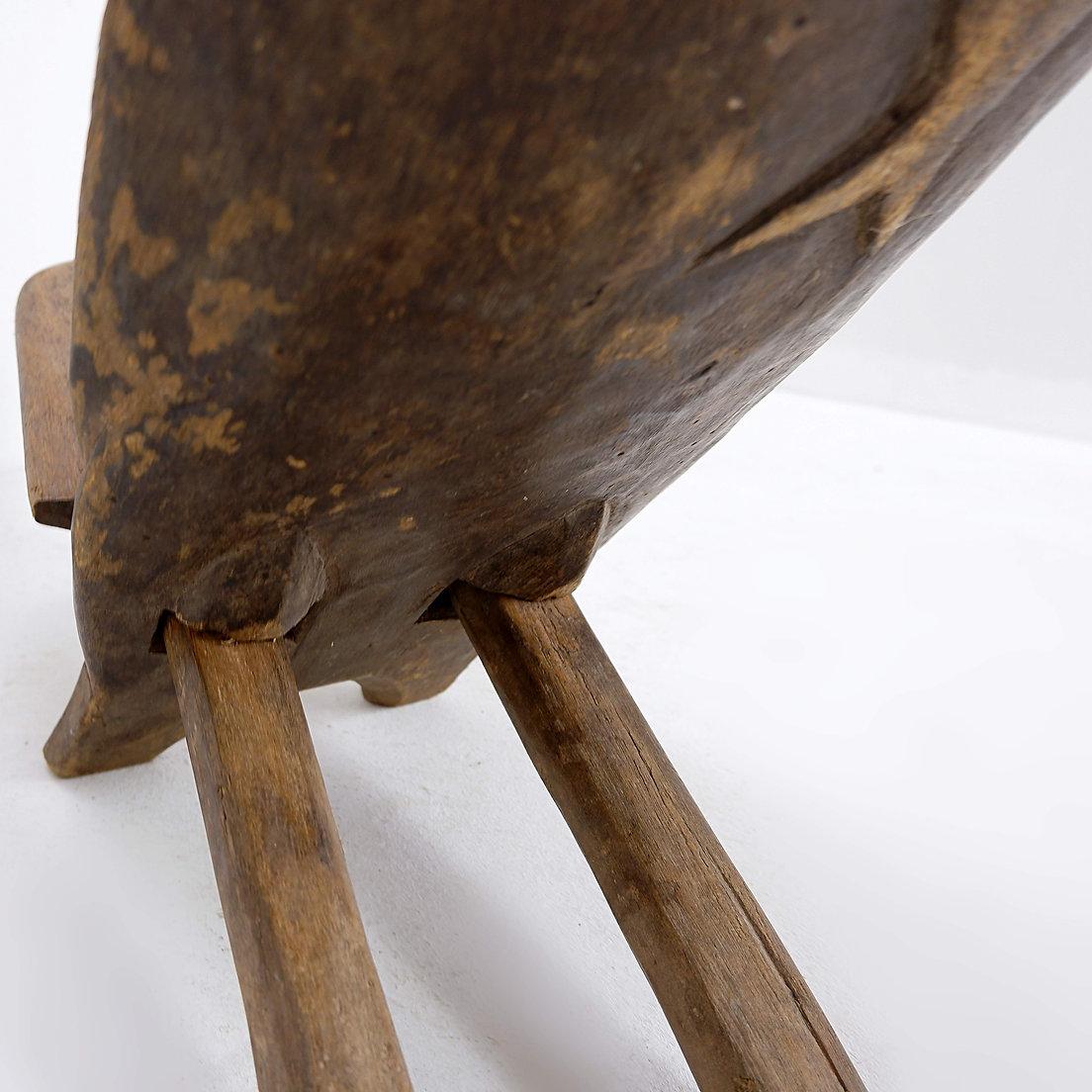Chaise pliante africaine Senoufo à motif de poissons sur le dossier, côte ivoire. en vente 1